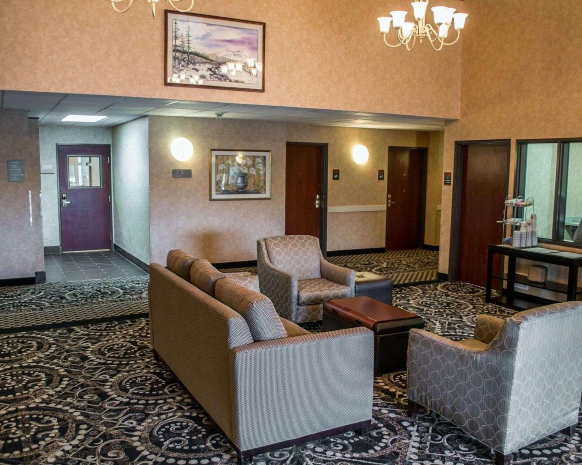 Comfort Suites Portland Southwest photo 3