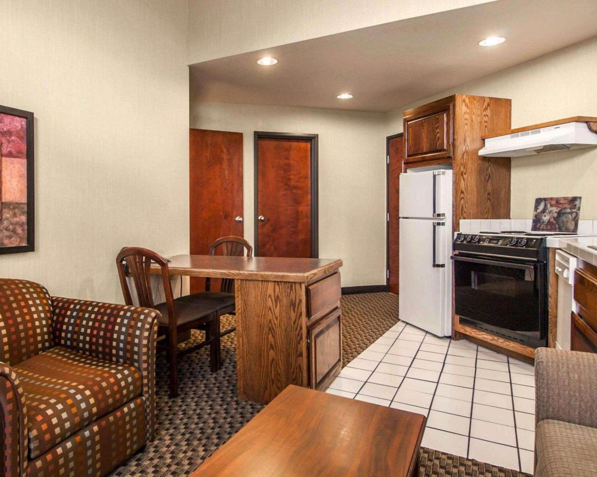 Comfort Suites Corvallis photo 35