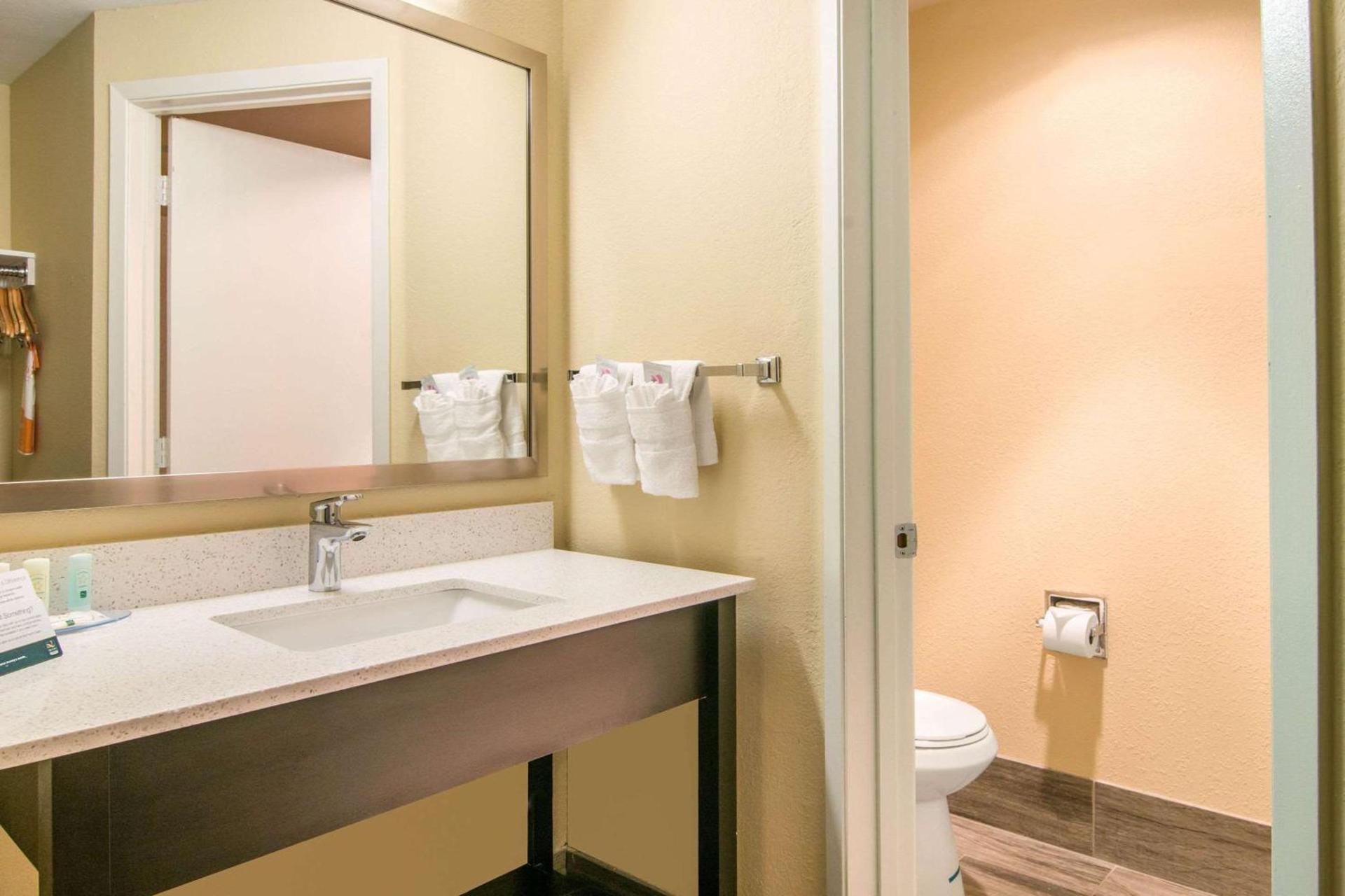 Quality Inn & Suites Albany Corvallis photo 11
