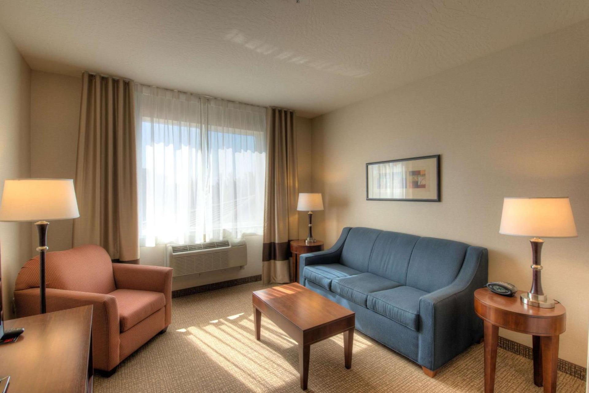 Comfort Suites Springfield-Eugene photo 11