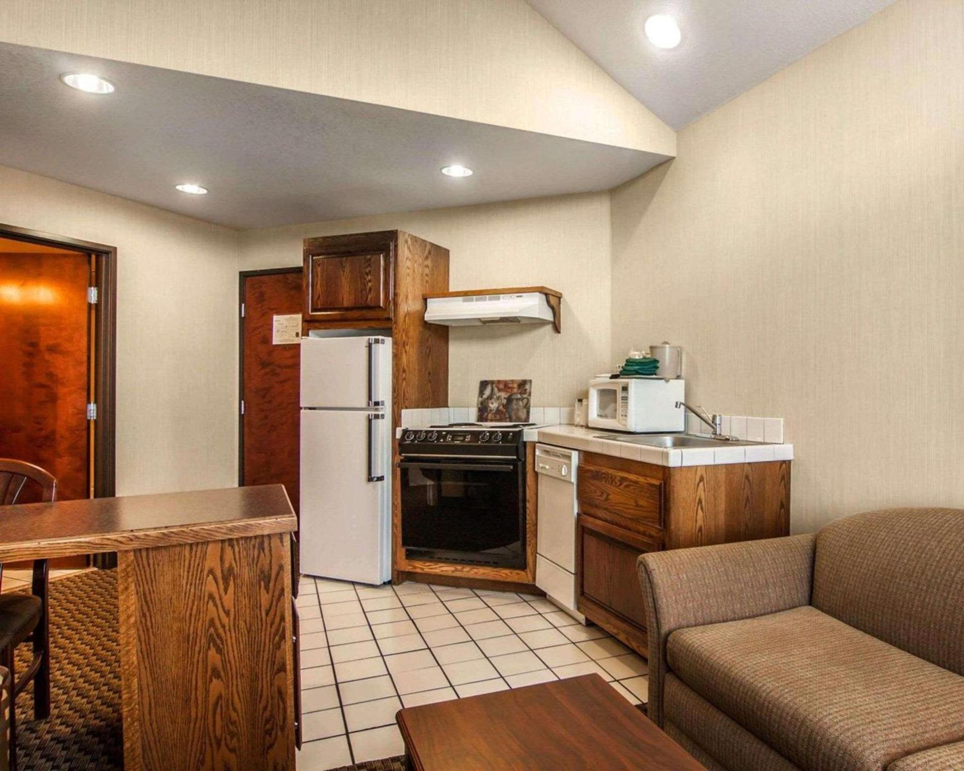 Comfort Suites Corvallis photo 34