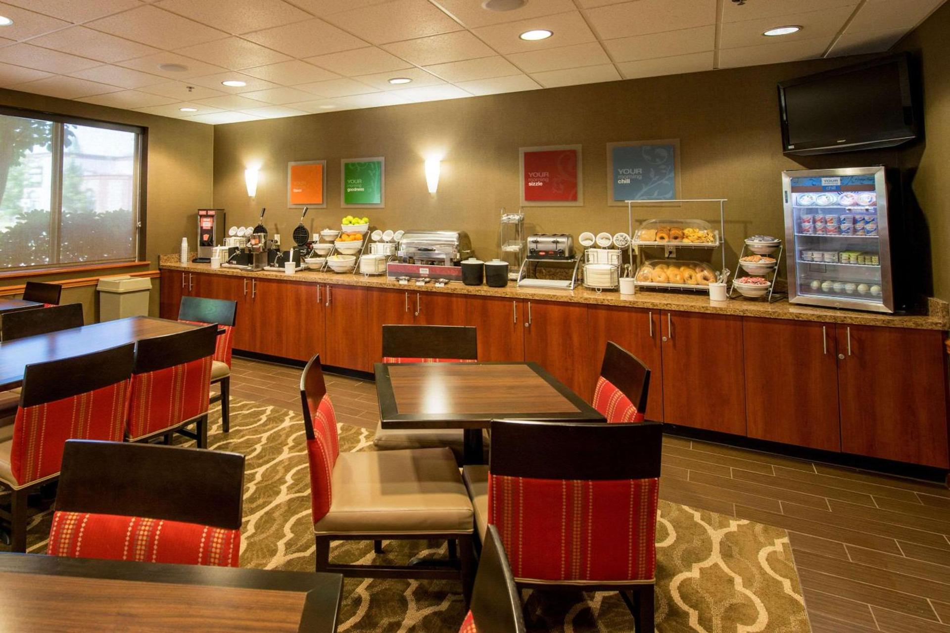 Comfort Suites Springfield-Eugene photo 17