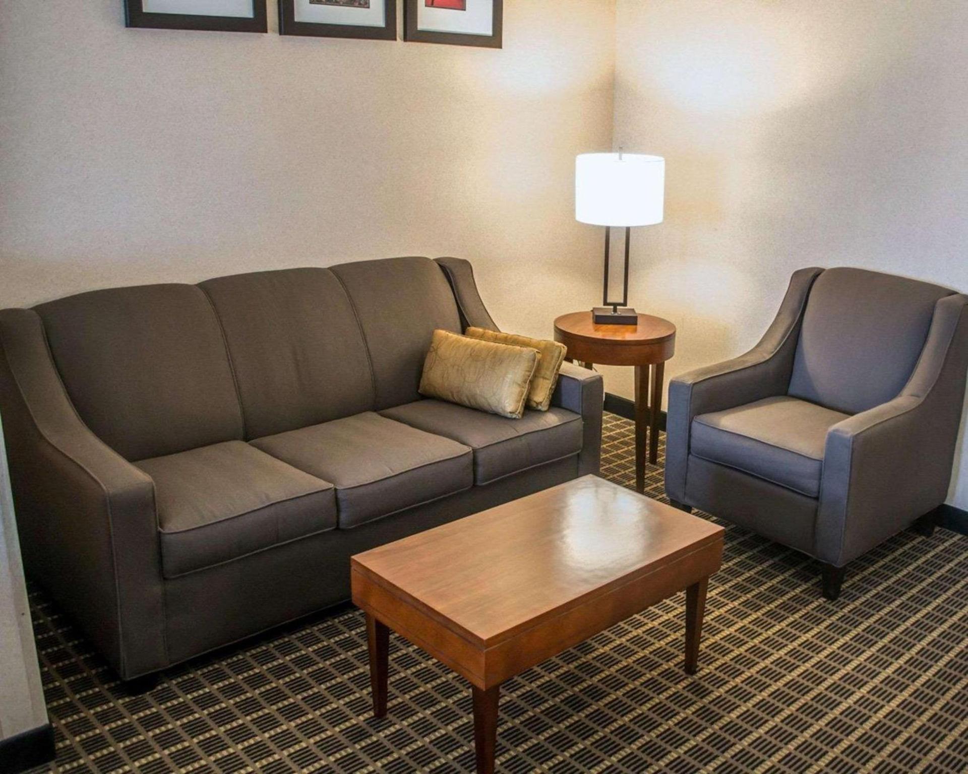 Comfort Suites Portland Southwest photo 13