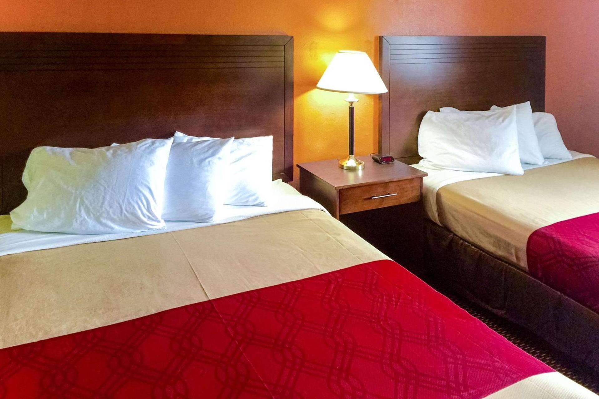 Rodeway Inn Willamette River photo 7