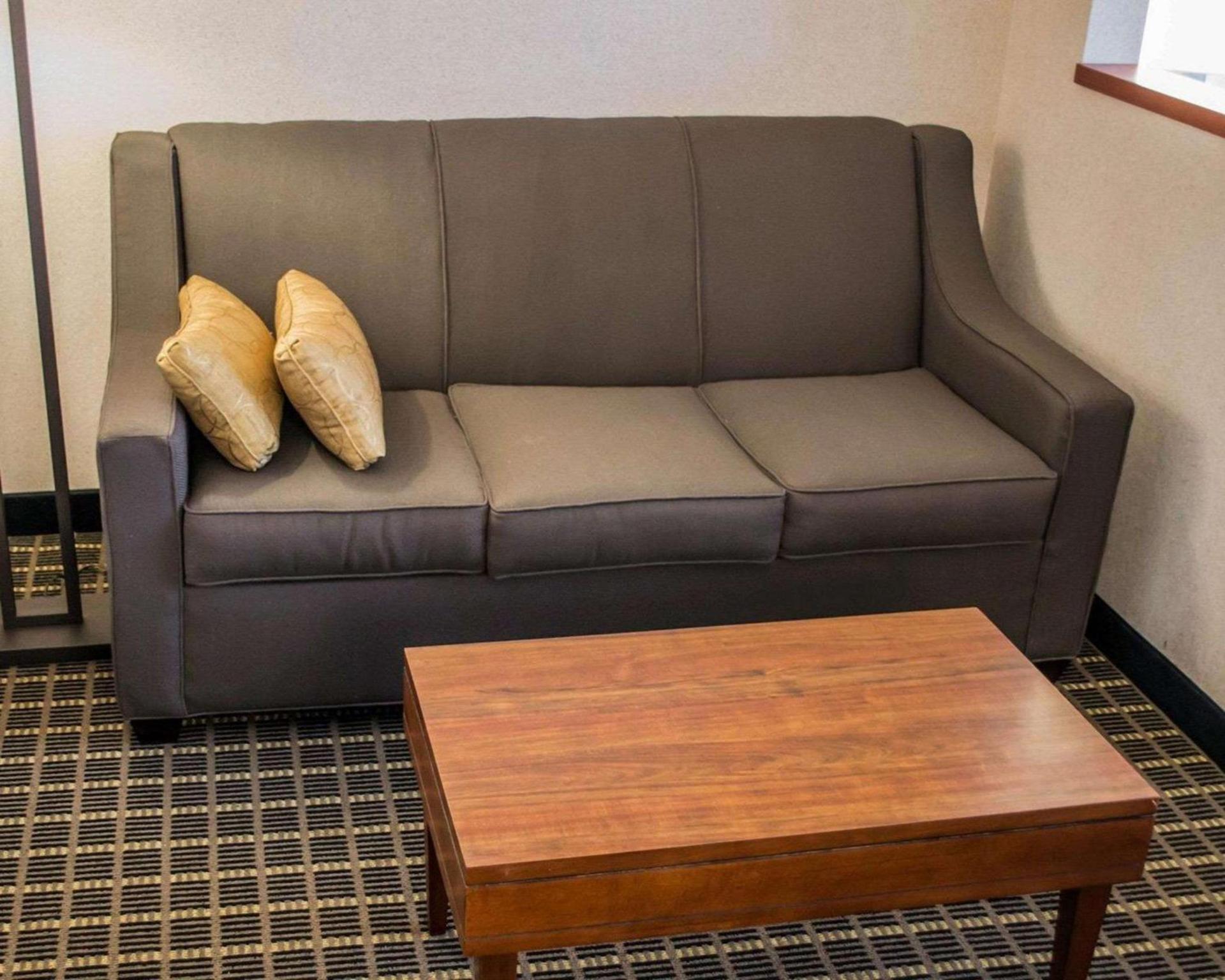 Comfort Suites Portland Southwest photo 36