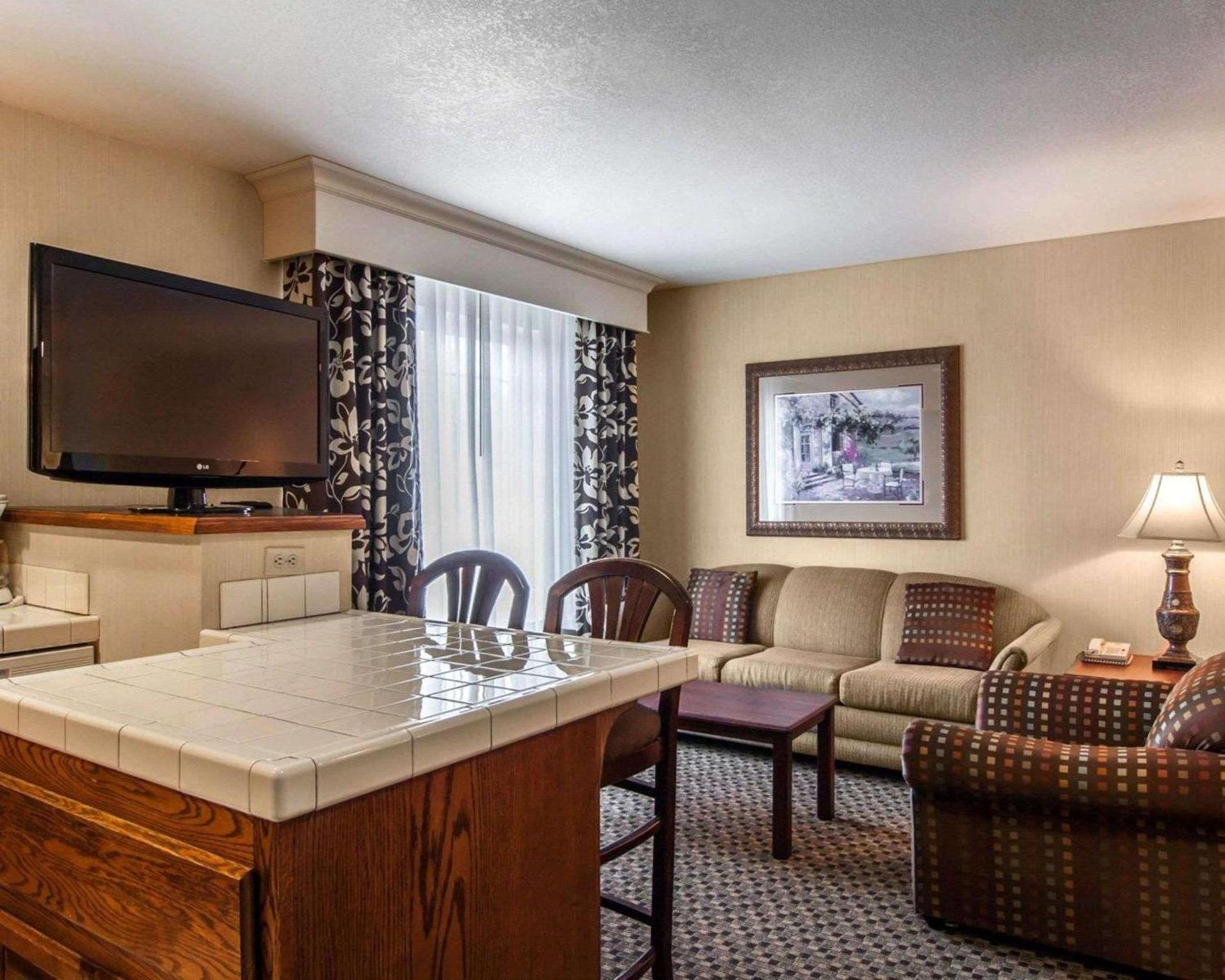 Comfort Suites Corvallis photo 26