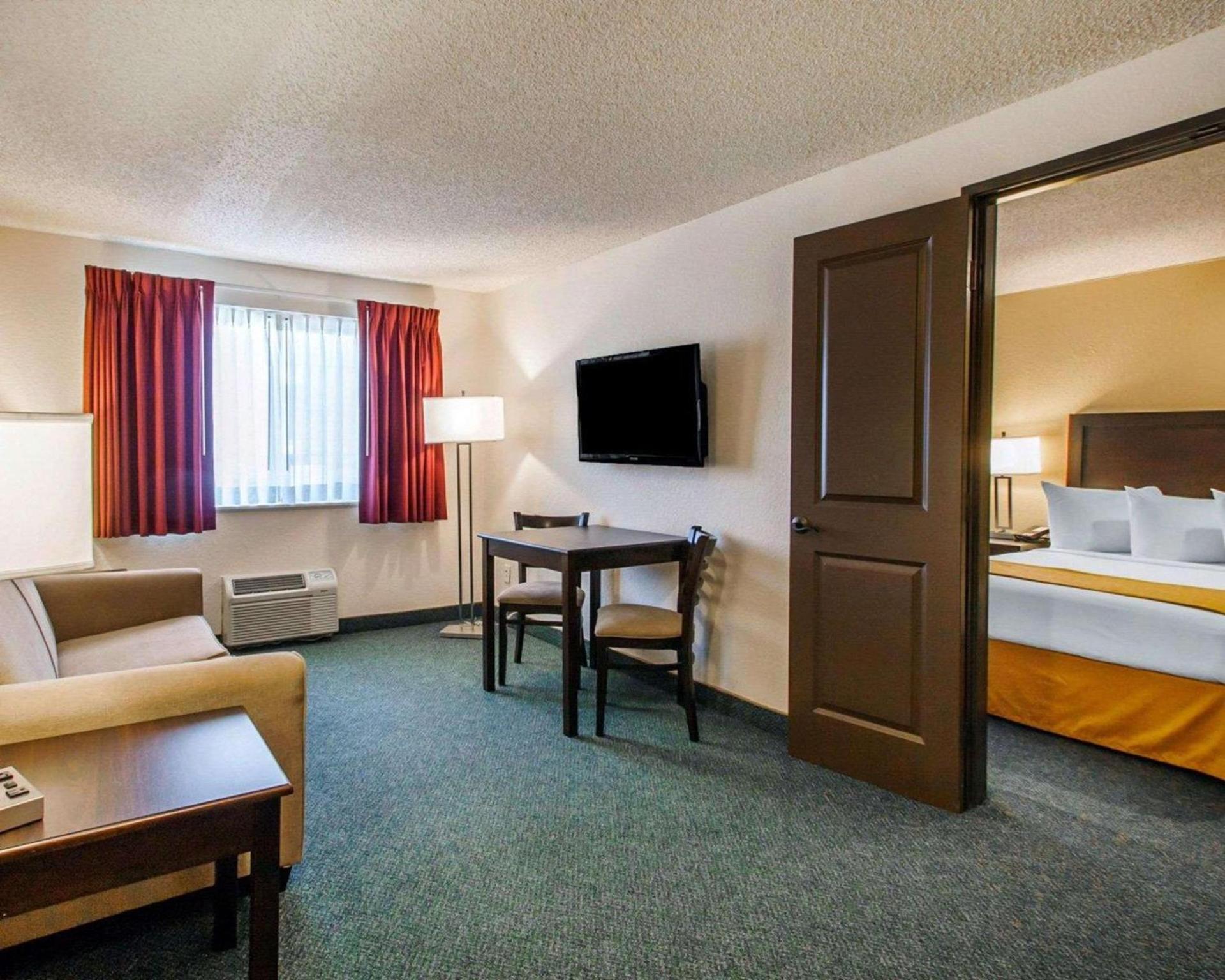 Quality Inn & Suites Springfield - Eugene North photo 14