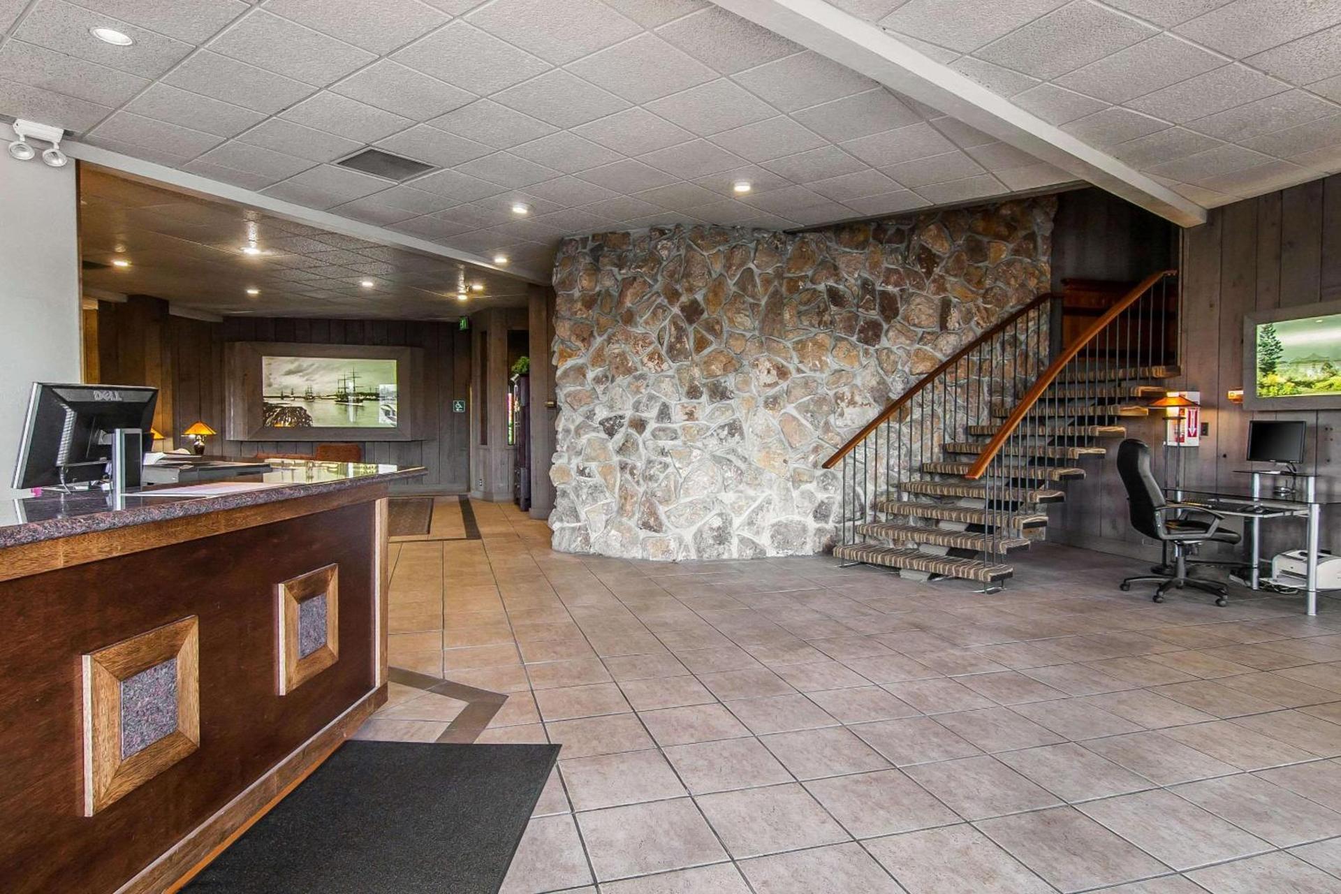 Quality Inn & Suites at Coos Bay photo 8