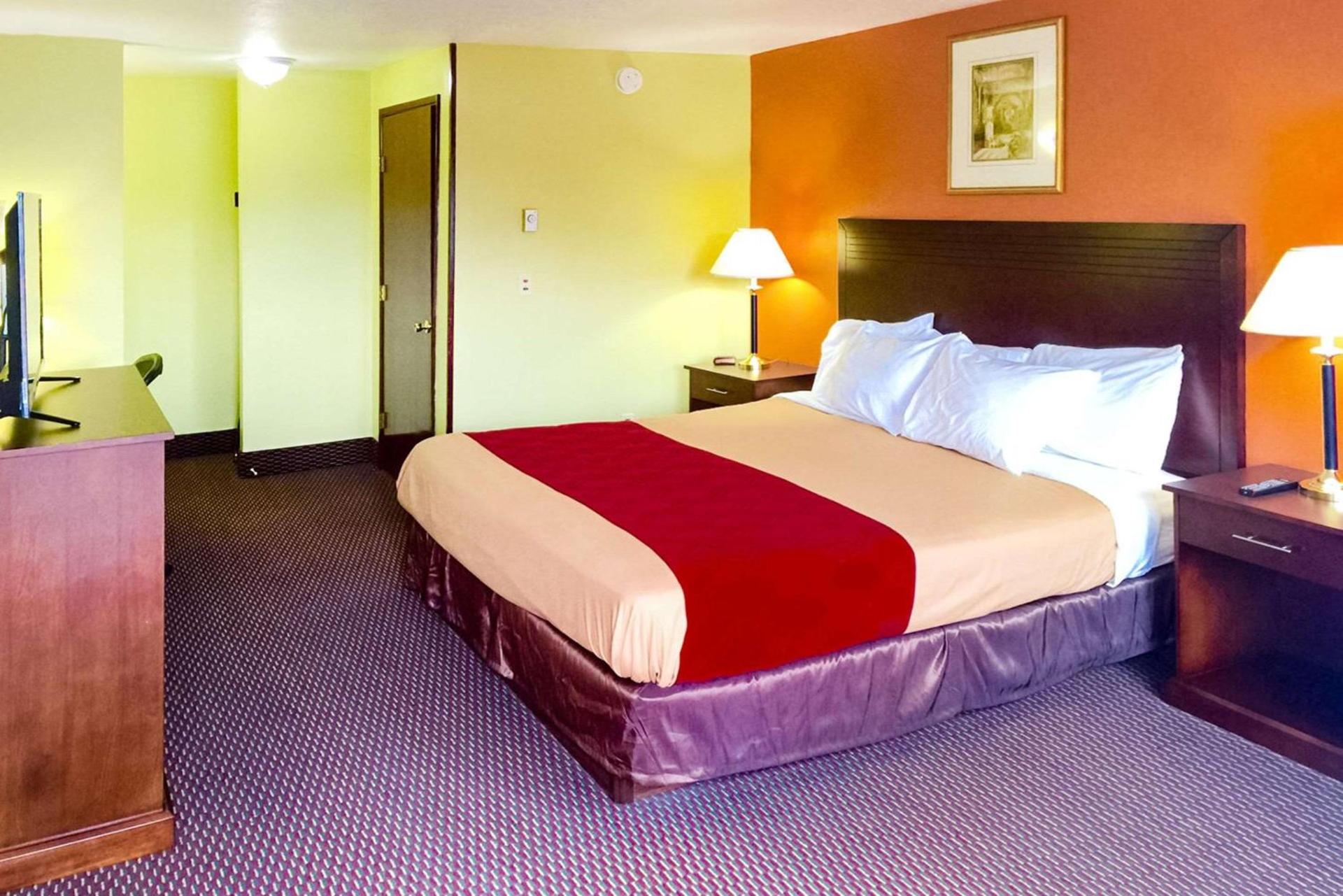 Rodeway Inn Willamette River photo 10