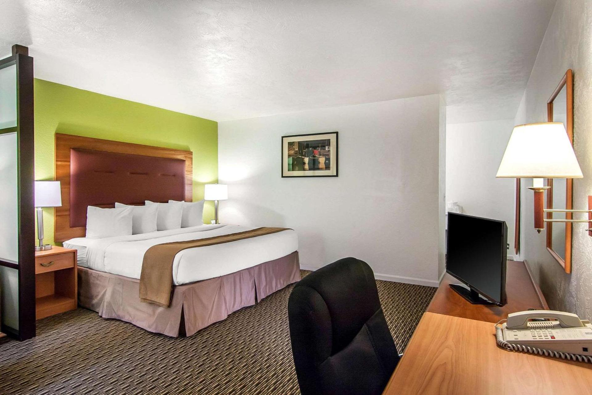 Quality Inn & Suites at Coos Bay photo 31