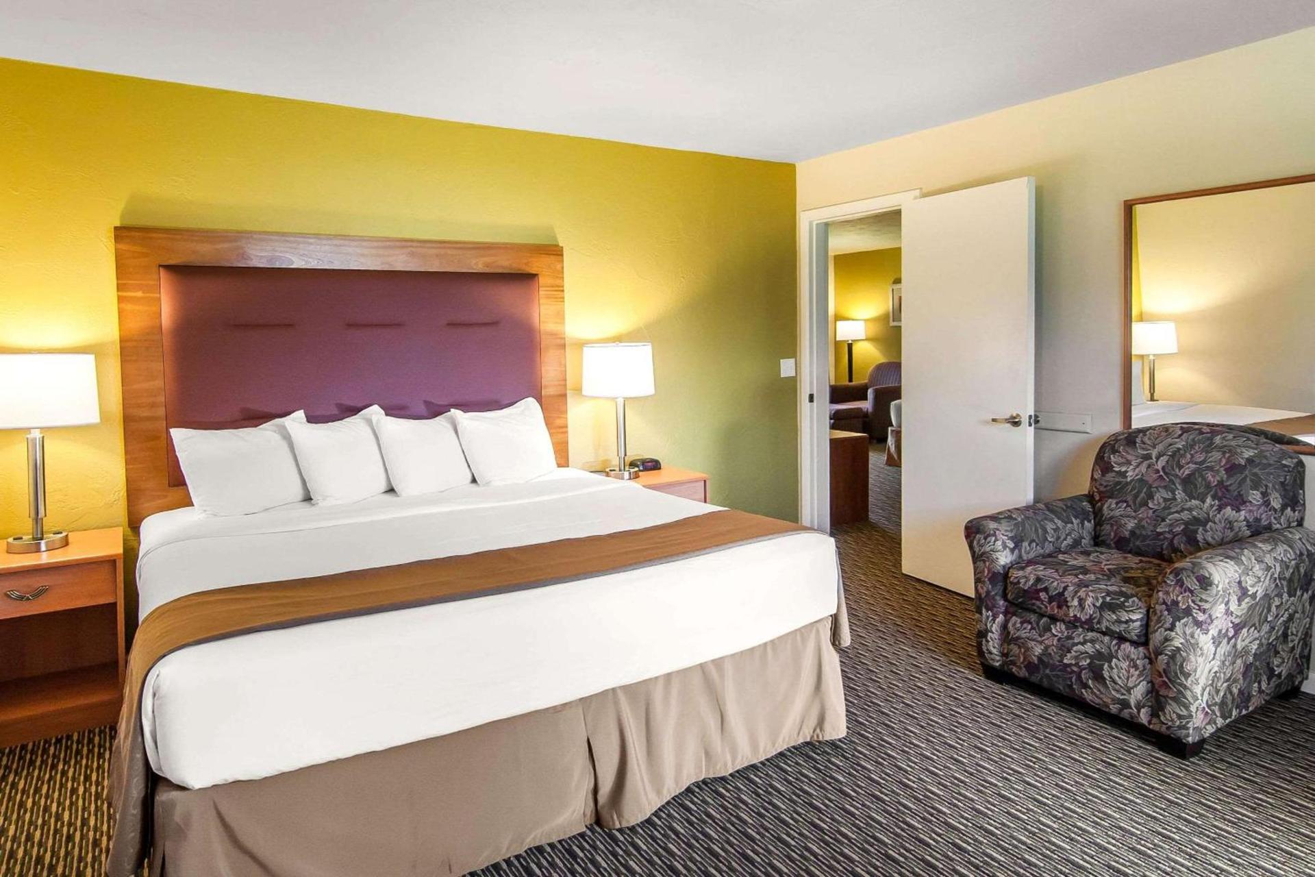 Quality Inn & Suites at Coos Bay photo 21