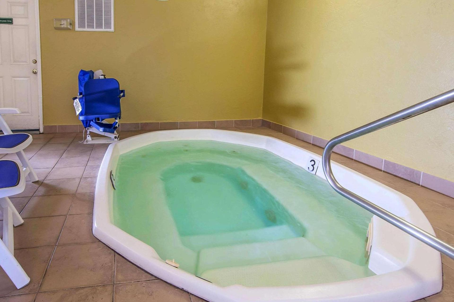 Quality Inn & Suites at Coos Bay photo 35