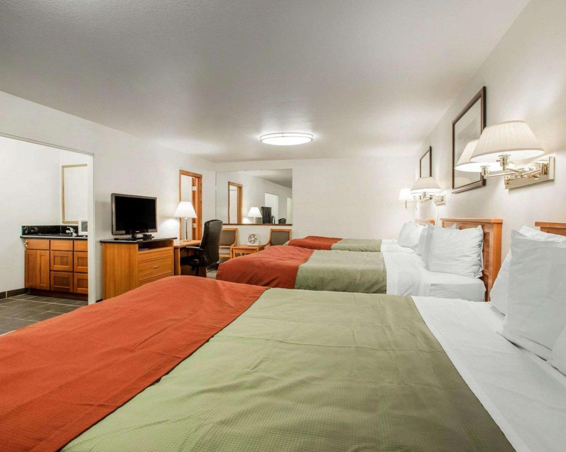 Rodeway Inn Newport photo 28