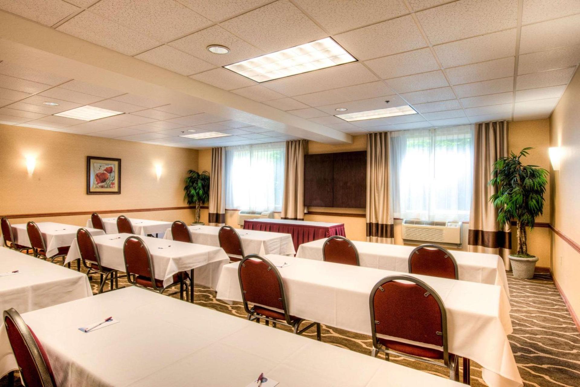 Comfort Suites Springfield-Eugene photo 14