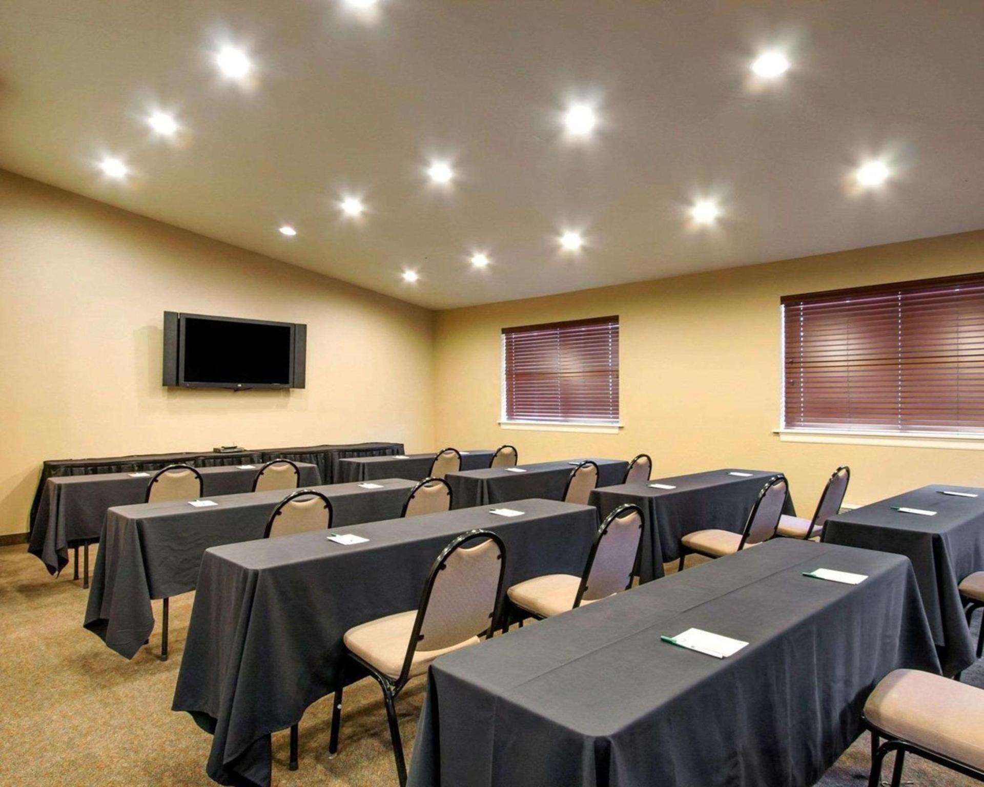 Quality Inn & Suites Springfield - Eugene North photo 21