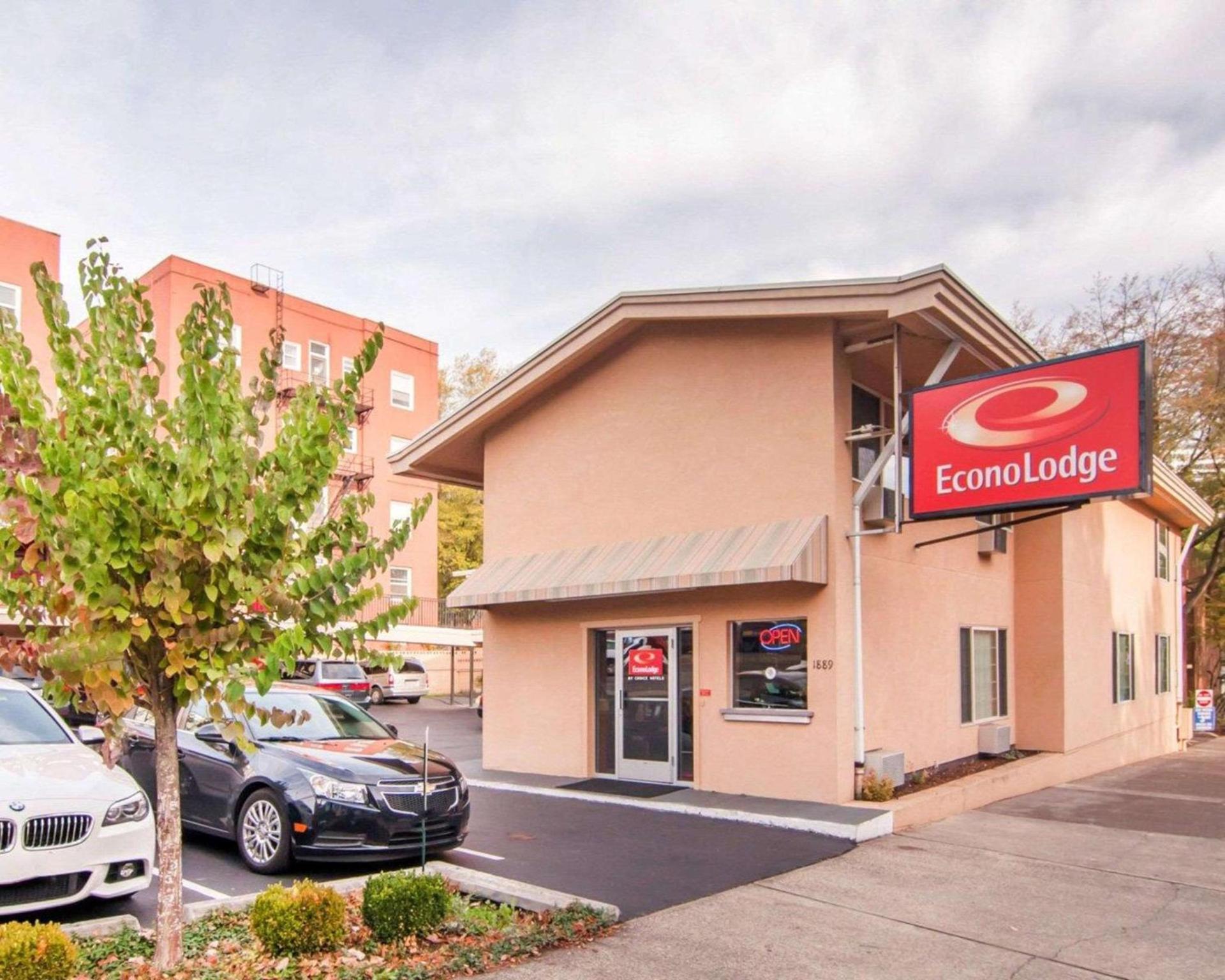 Econo Lodge Portland Downtown photo 1