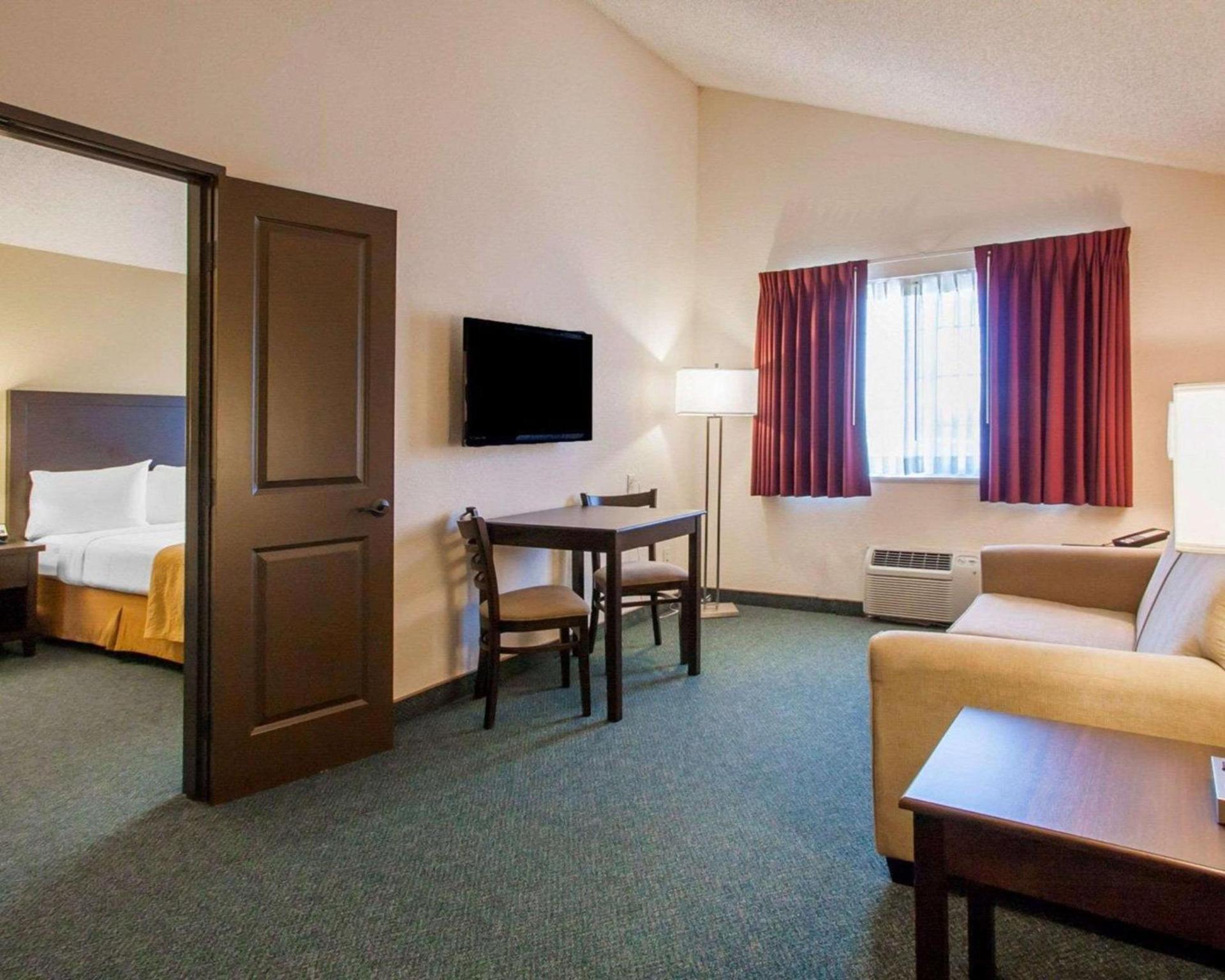 Quality Inn & Suites Springfield - Eugene North photo 27