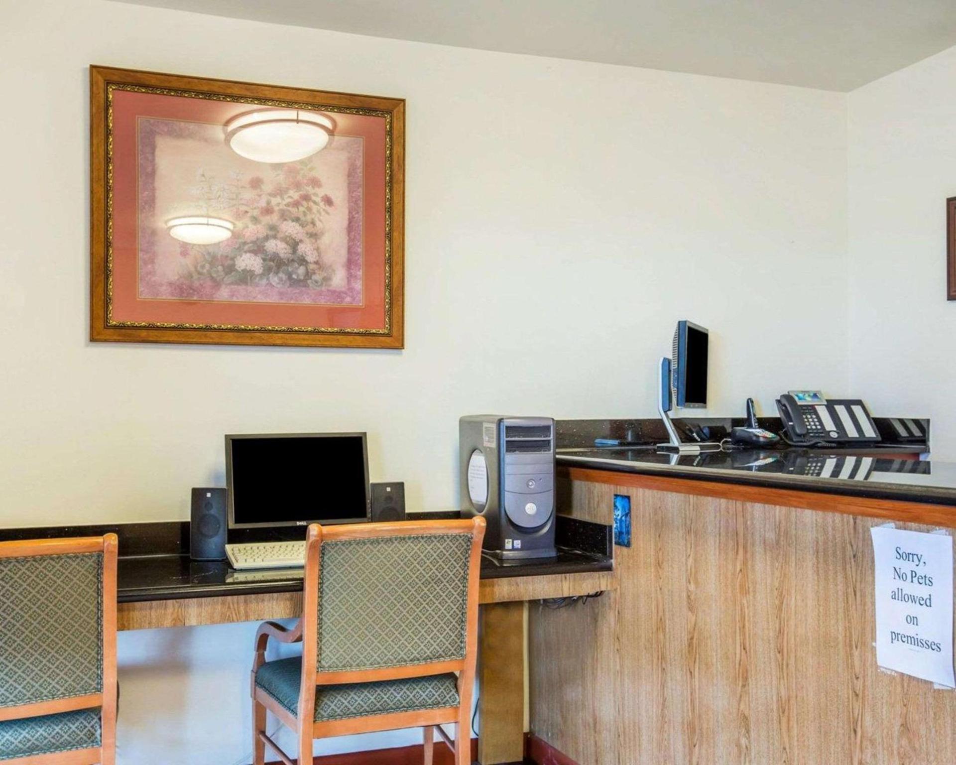 Rodeway Inn Newport photo 7