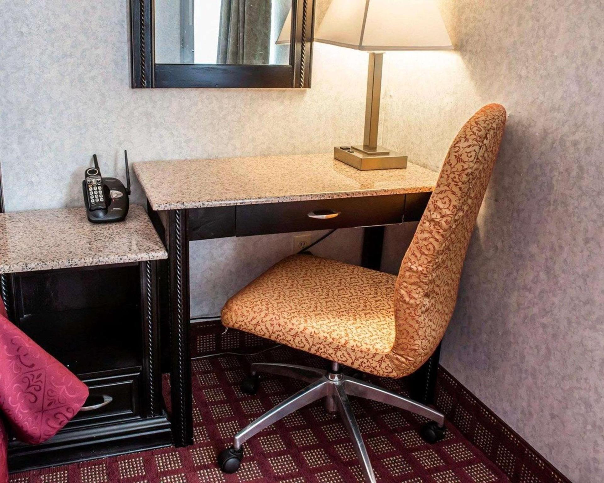 Quality Inn & Suites Gibsonia - Pittsburgh North photo 14
