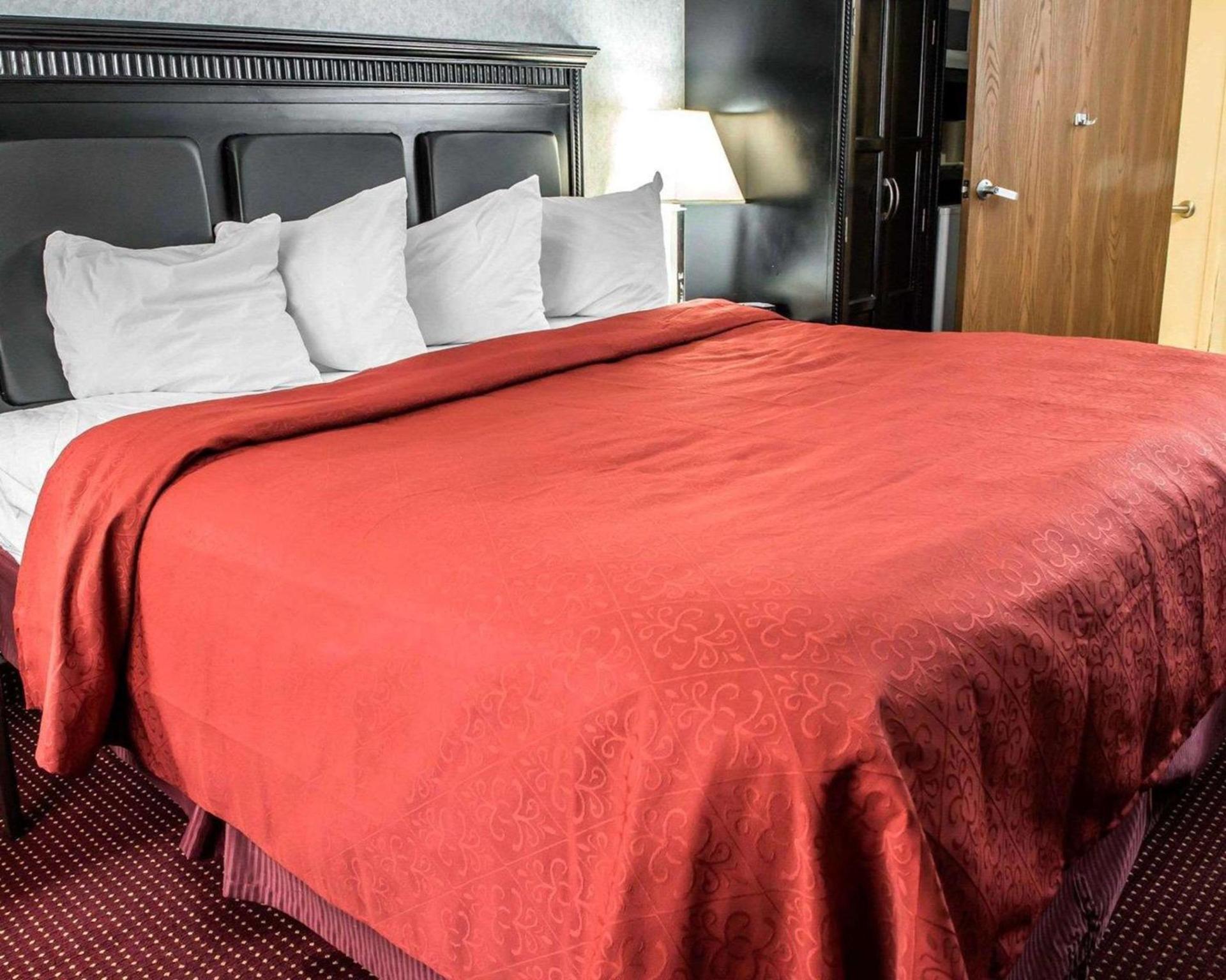 Quality Inn & Suites Gibsonia - Pittsburgh North photo 13