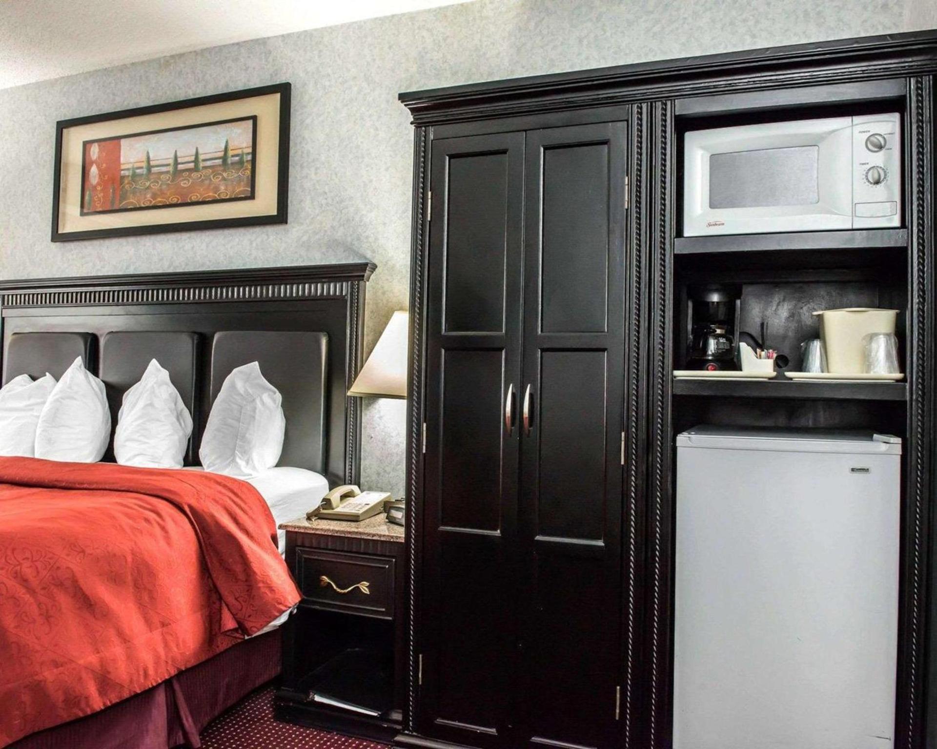 Quality Inn & Suites Gibsonia - Pittsburgh North photo 11