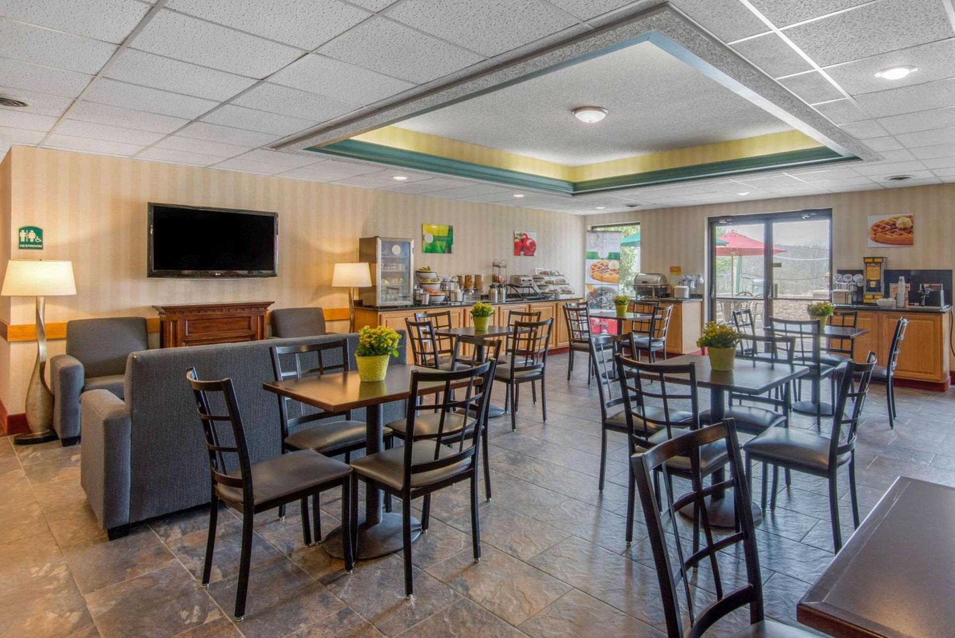 Quality Inn & Suites Mansfield photo 27