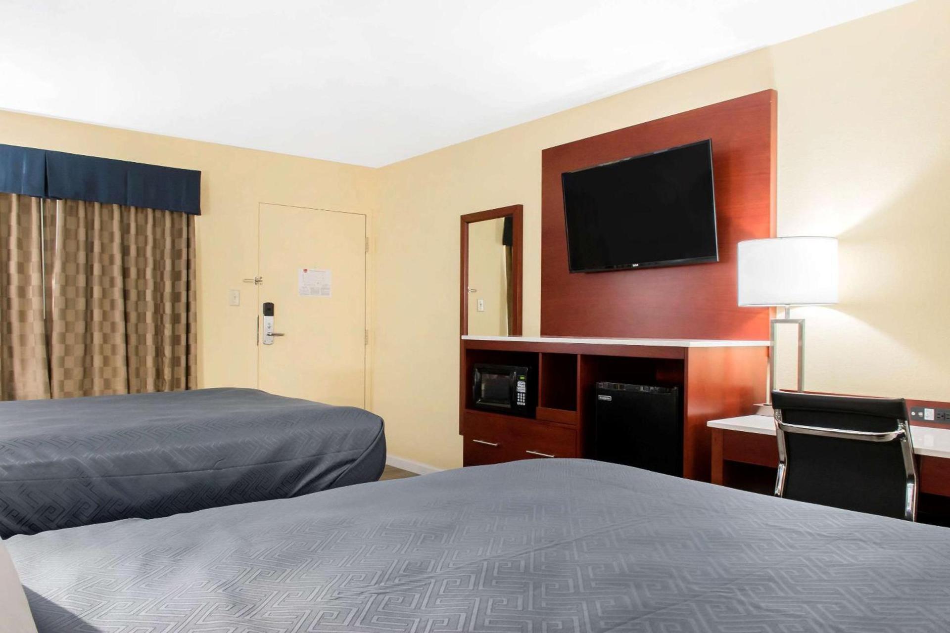 Escape Inn Hershey photo 6