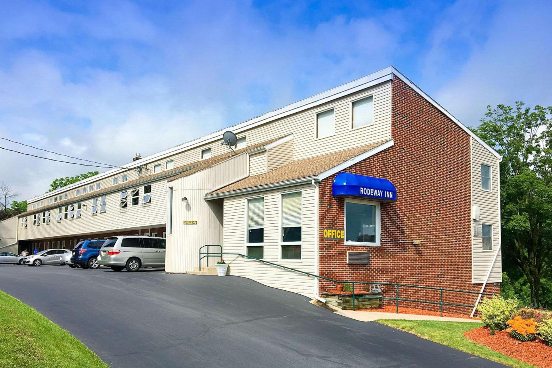 Rodeway Inn State College - near University photo 1