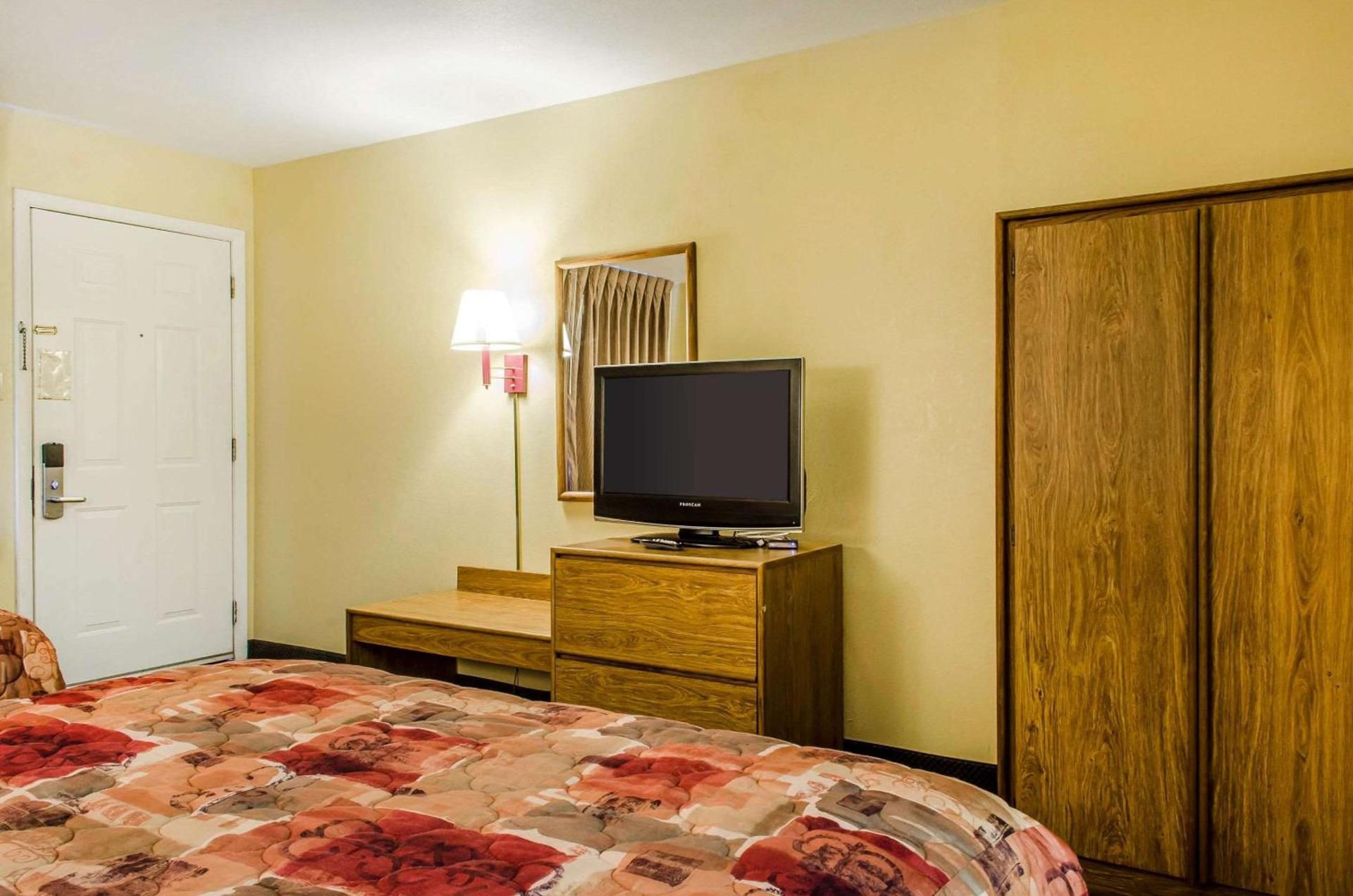 Relax Inn photo 21