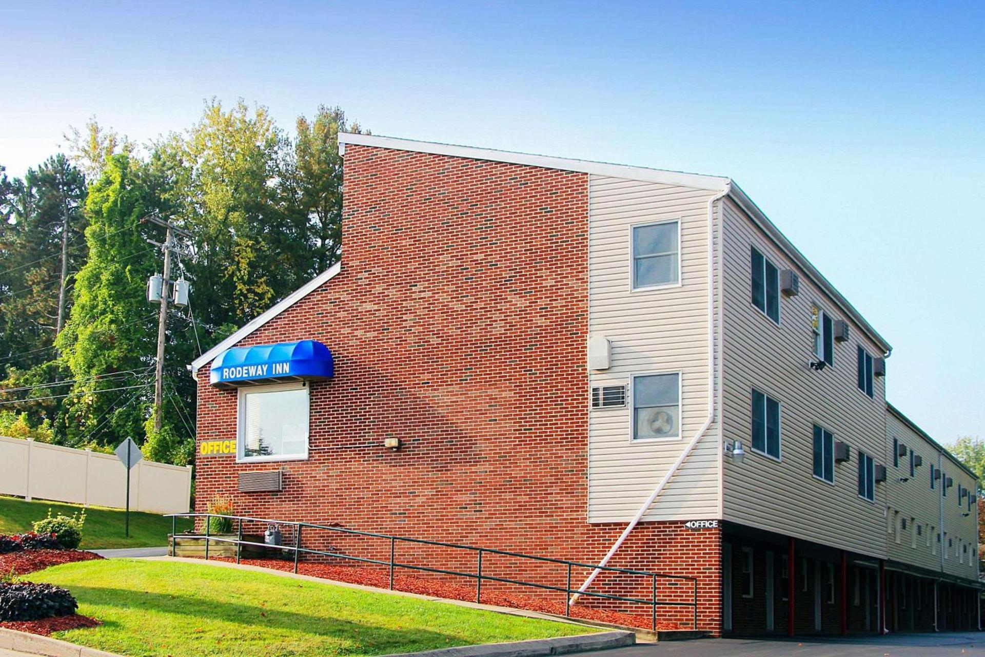 Rodeway Inn State College - near University photo 18