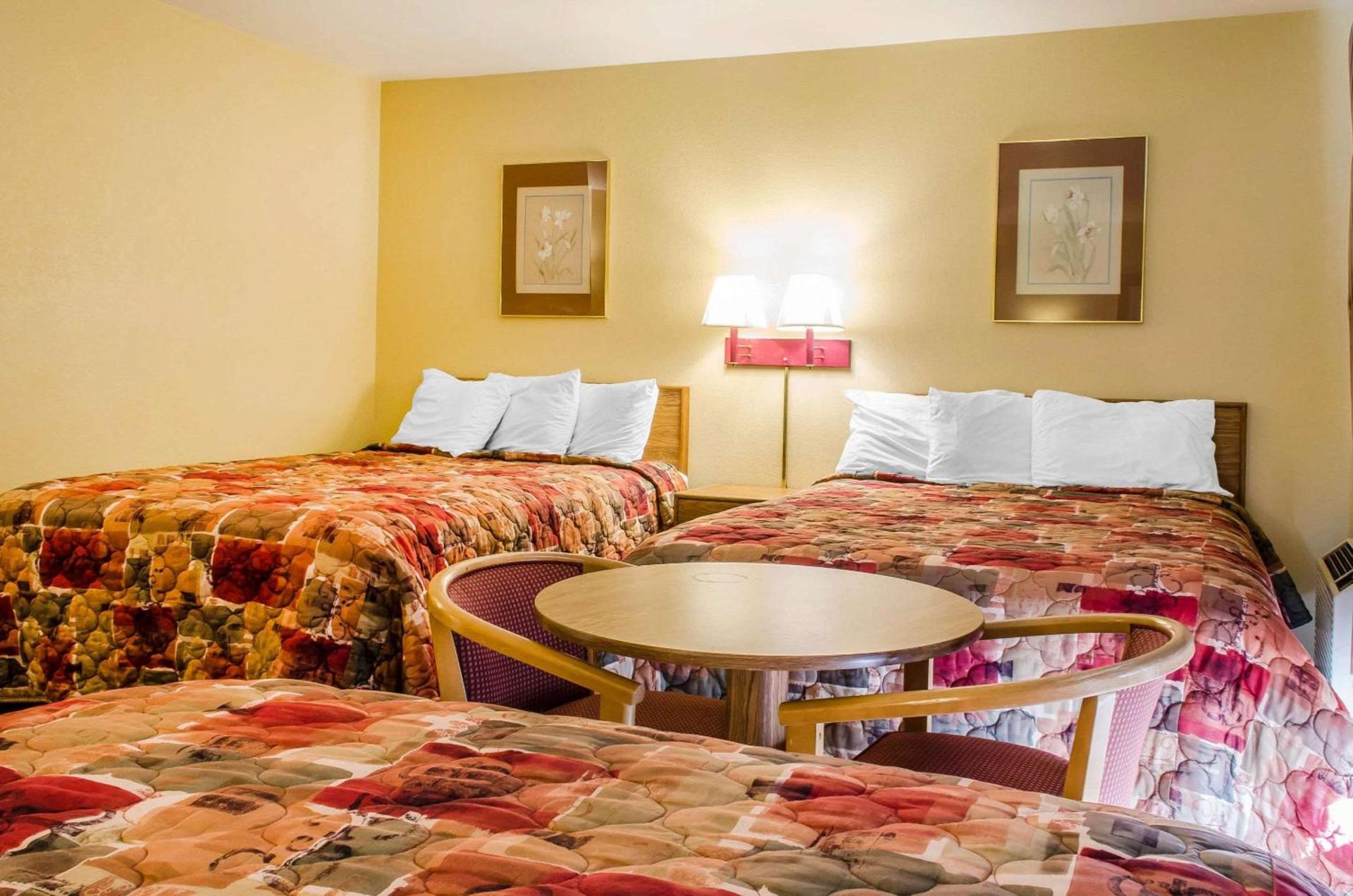 Relax Inn photo 19