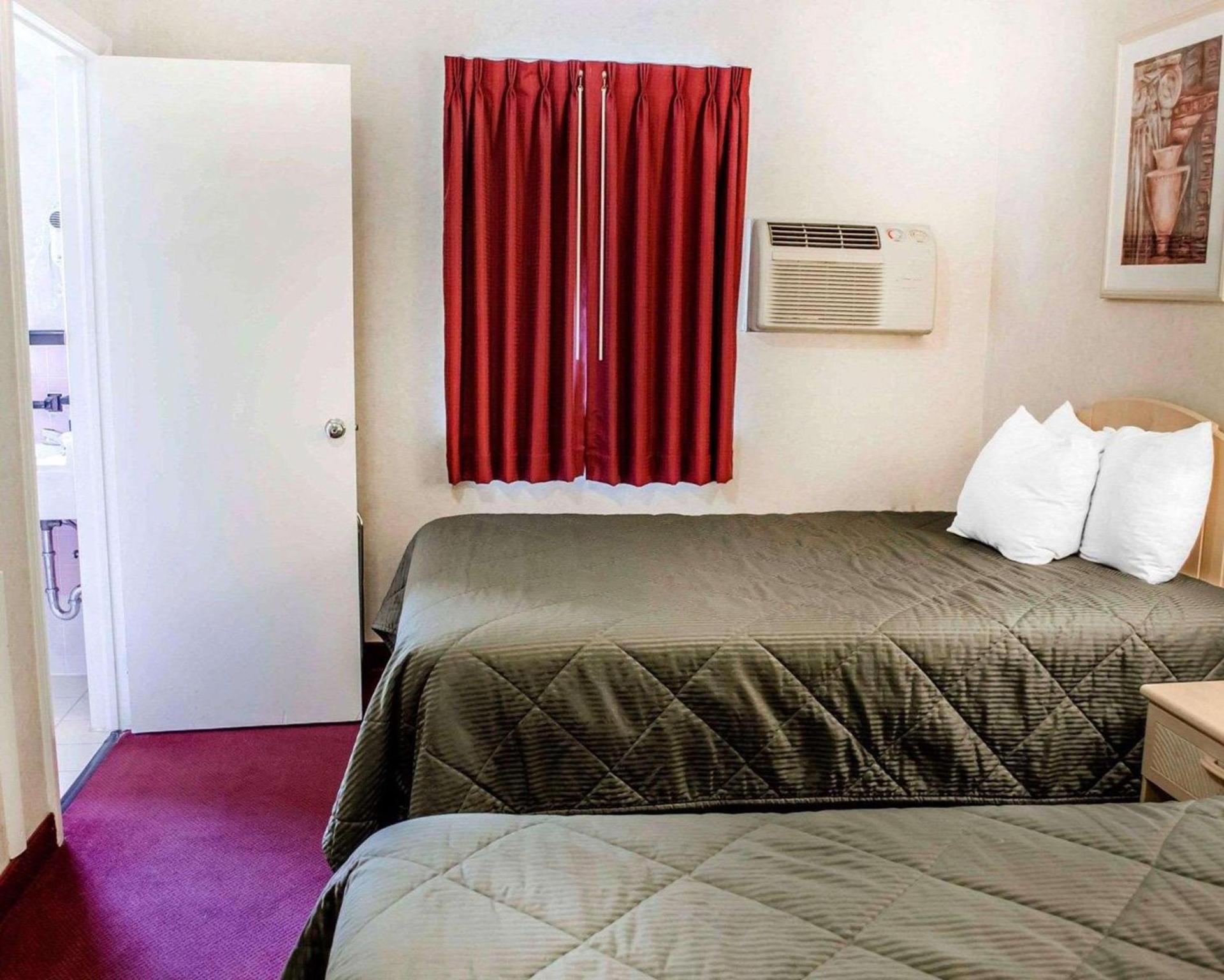 Rodeway Inn Dillsburg photo 6