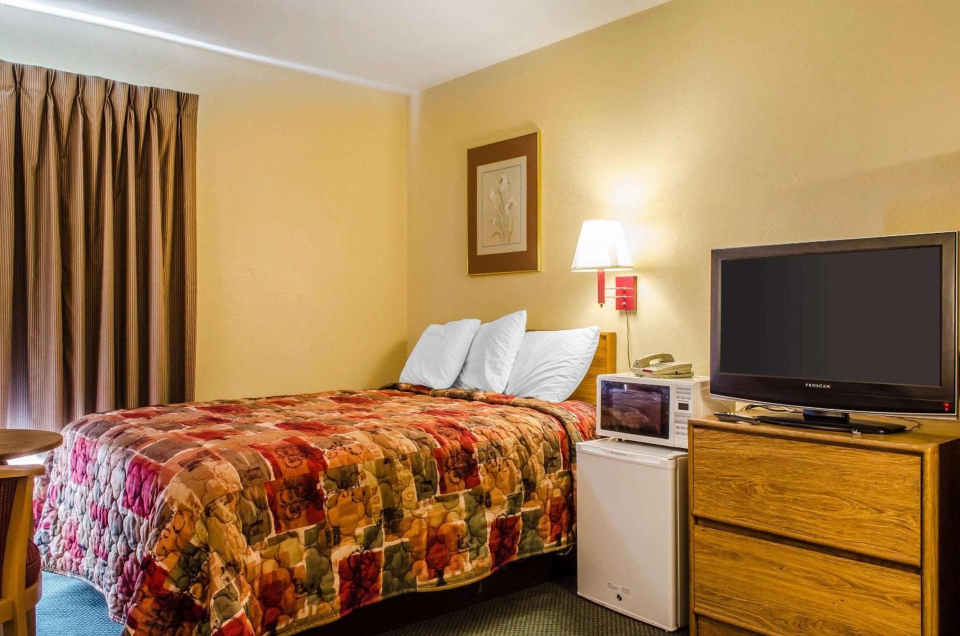 Relax Inn photo 14