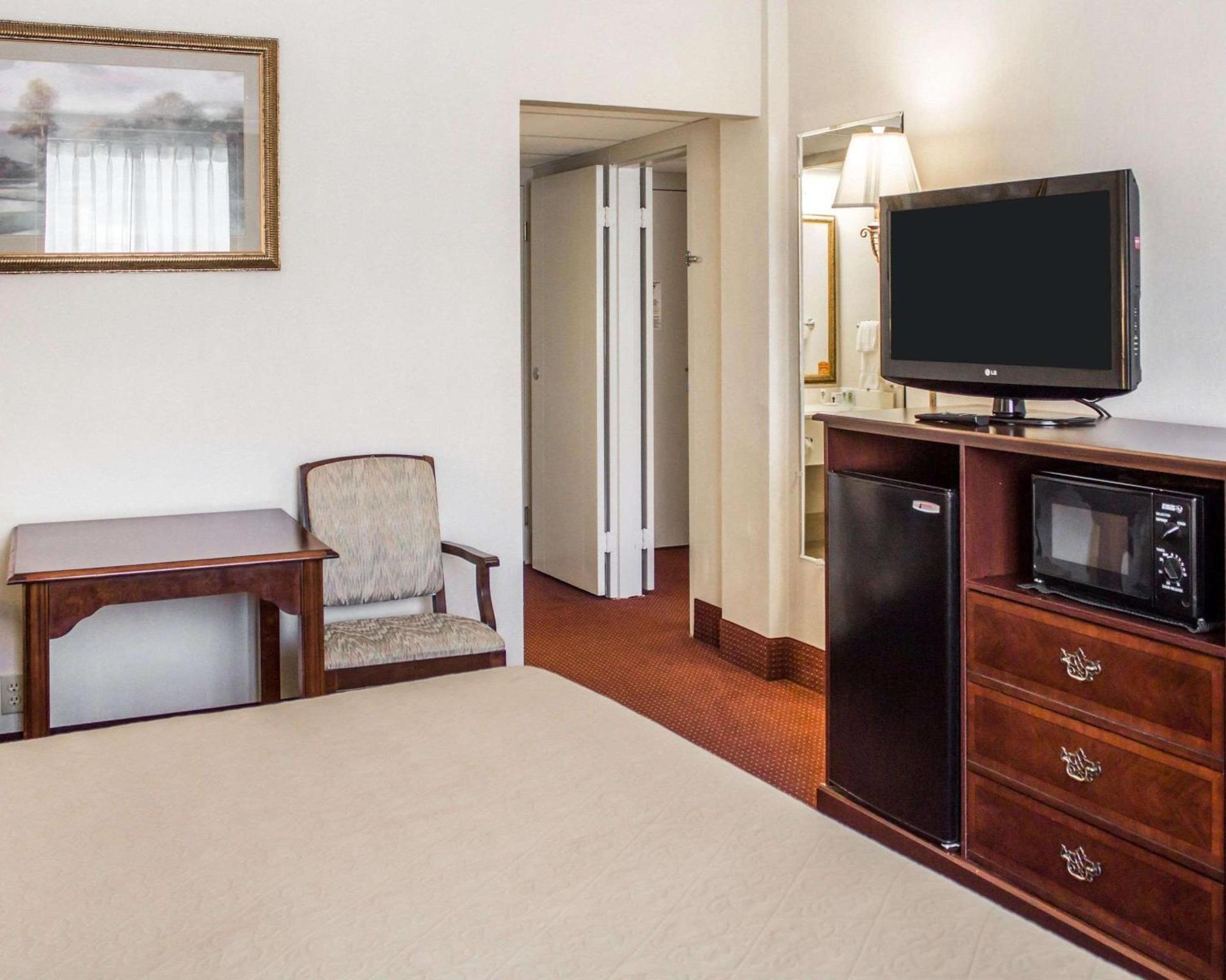 Quality Inn & Conference Center Franklin Downtown photo 4