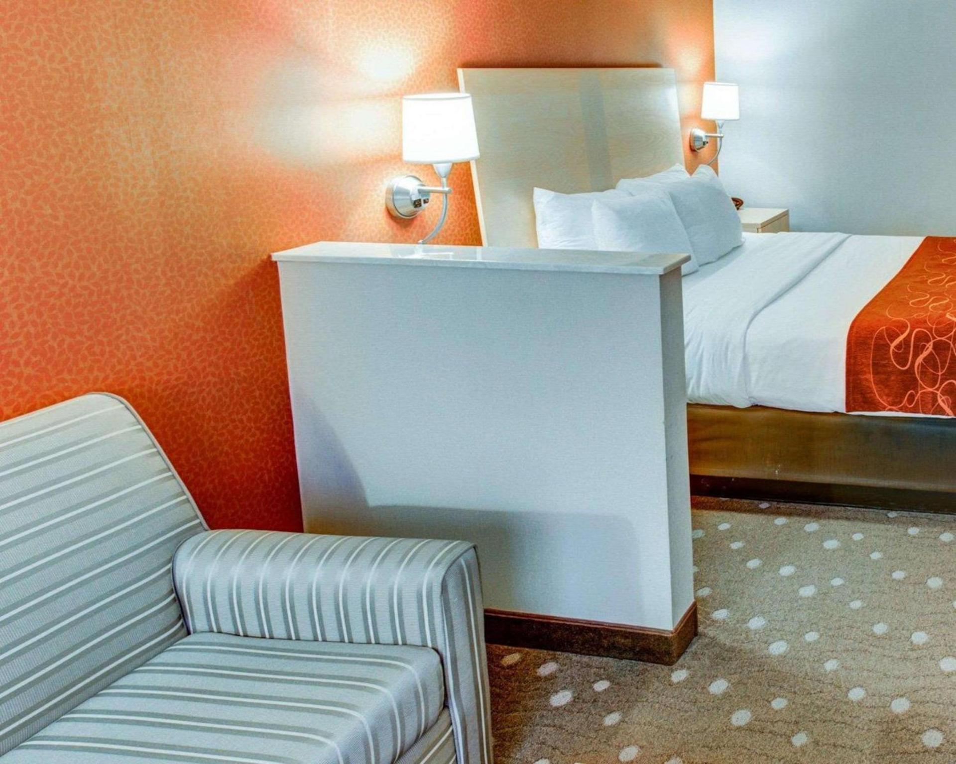 Comfort Suites Pittsburgh Airport photo 14