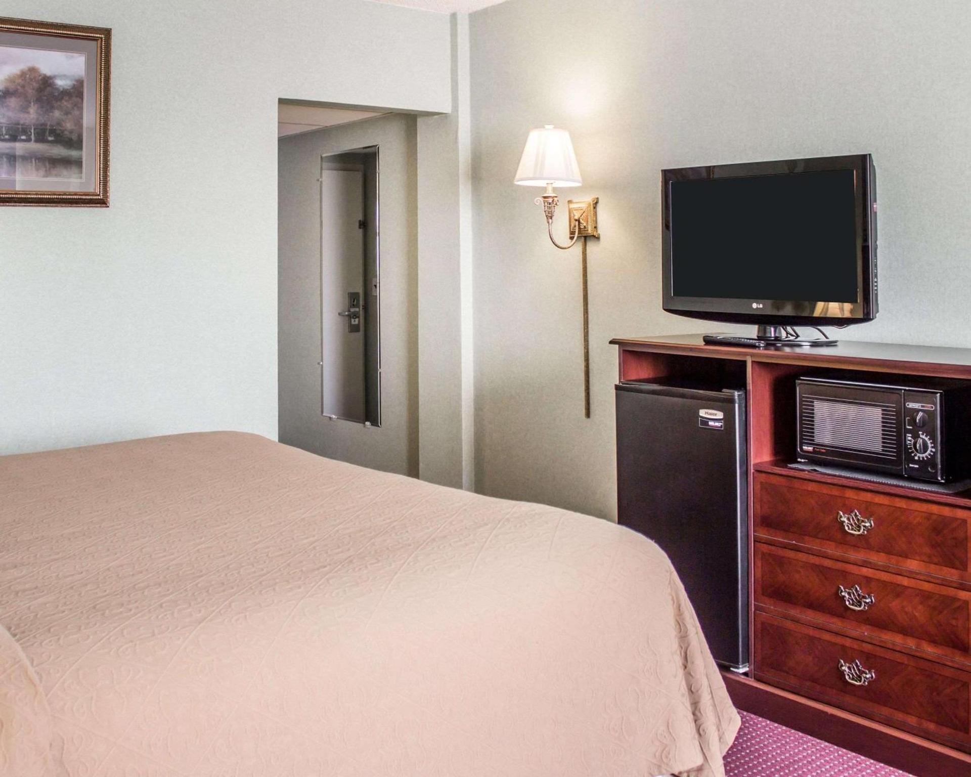 Quality Inn & Conference Center Franklin Downtown photo 9