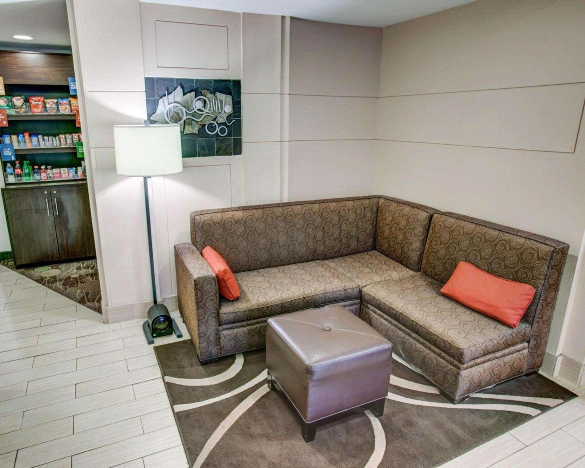 Comfort Suites Pittsburgh Airport photo 3
