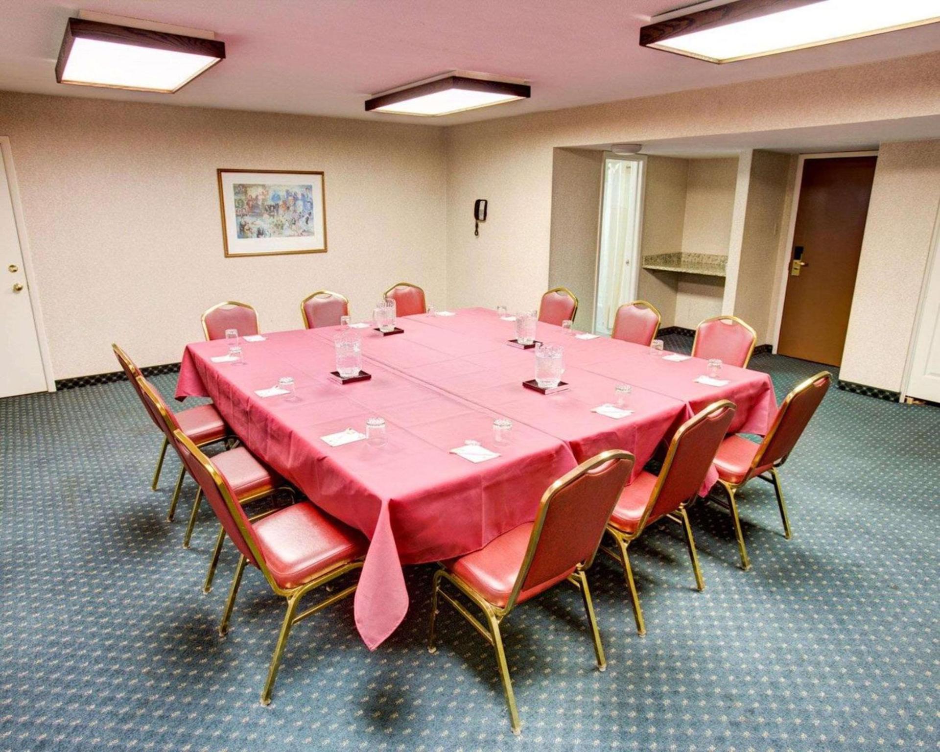 Comfort Inn Conference Center Pittsburgh Penn Hills photo 23