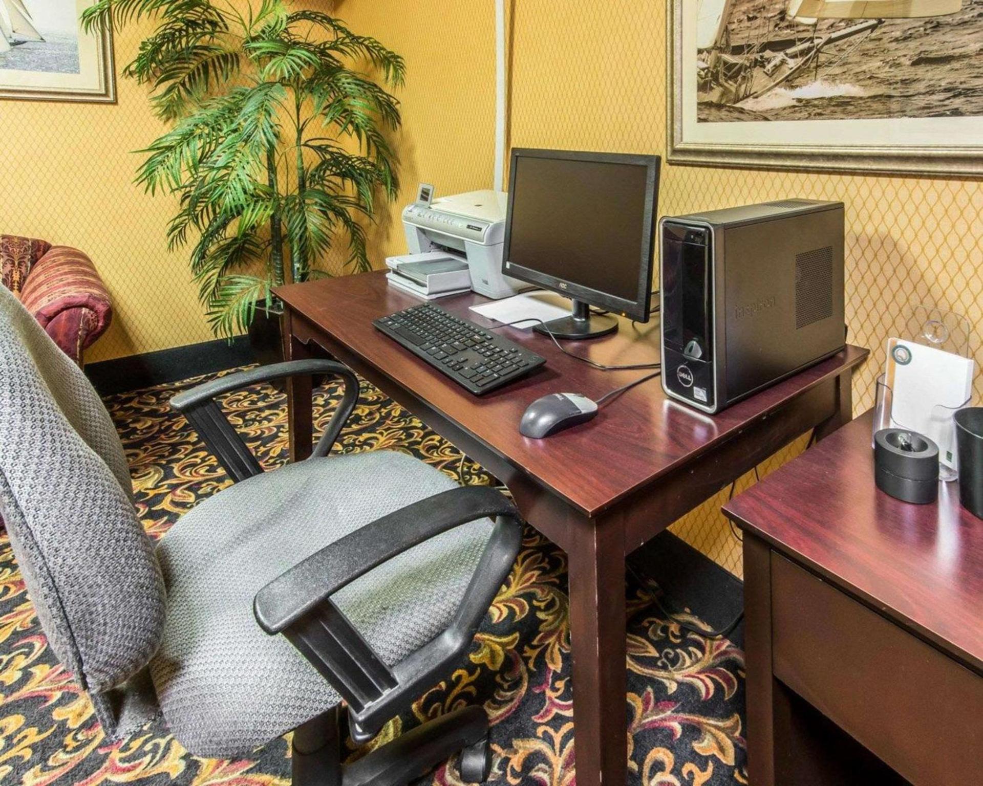 Quality Inn & Suites Erie near Casino photo 18