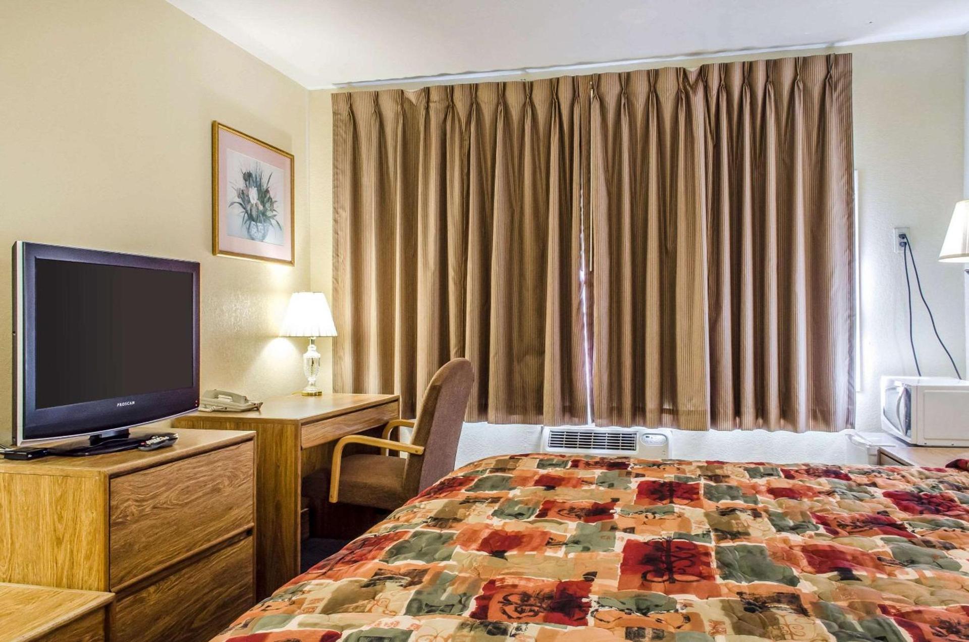 Relax Inn photo 9