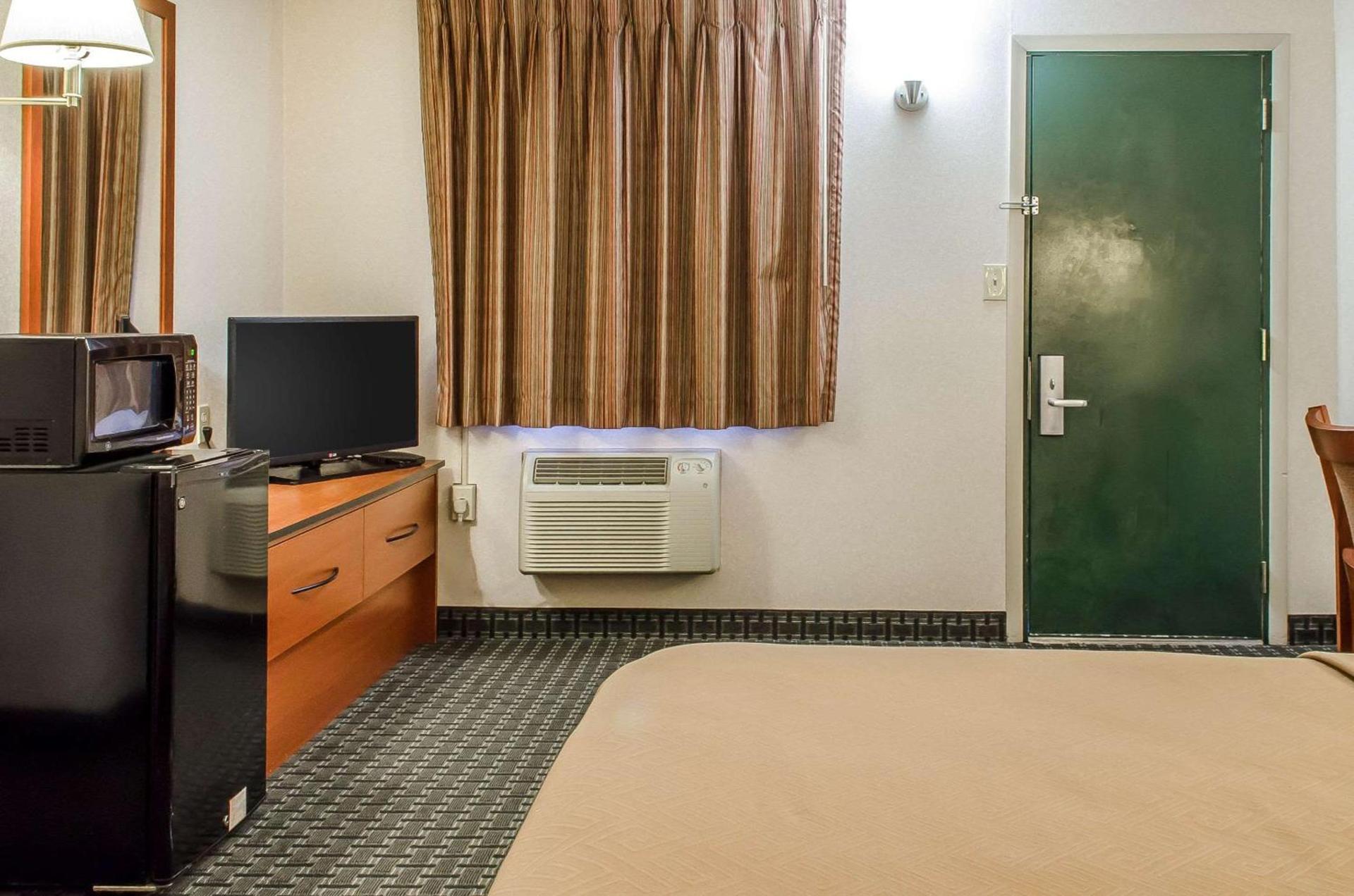 Rodeway Inn State College - near University photo 9
