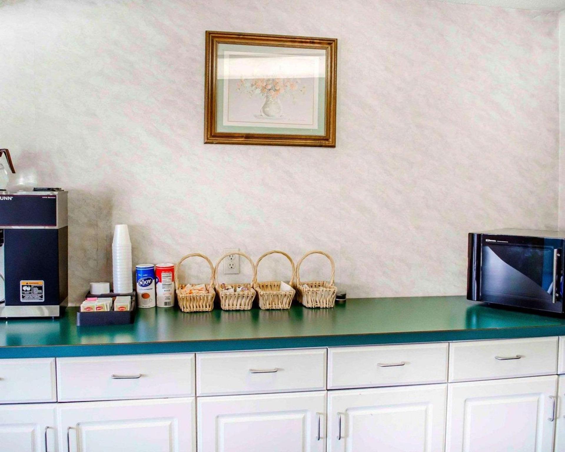 Rodeway Inn Dillsburg photo 12
