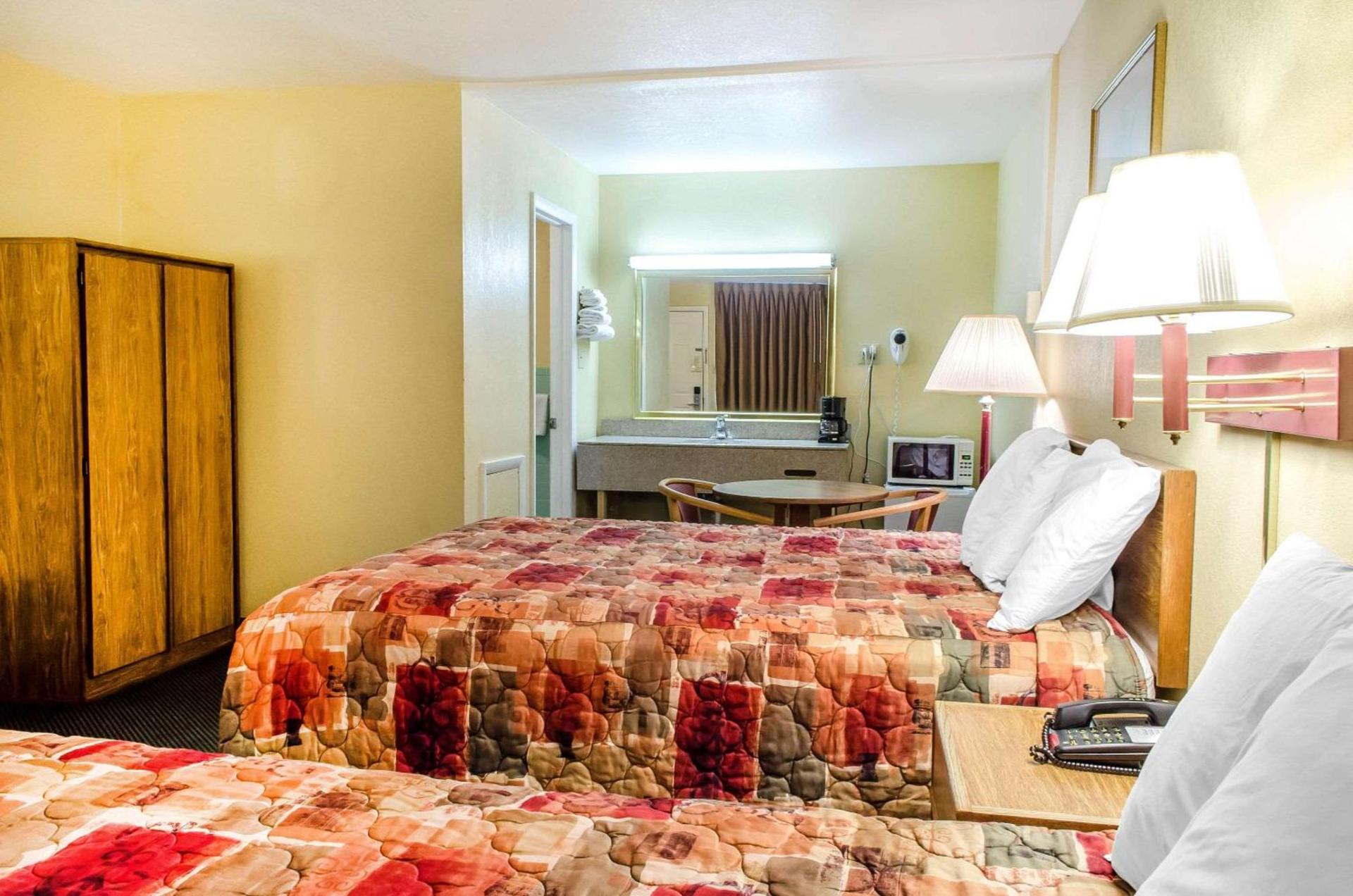 Relax Inn photo 6