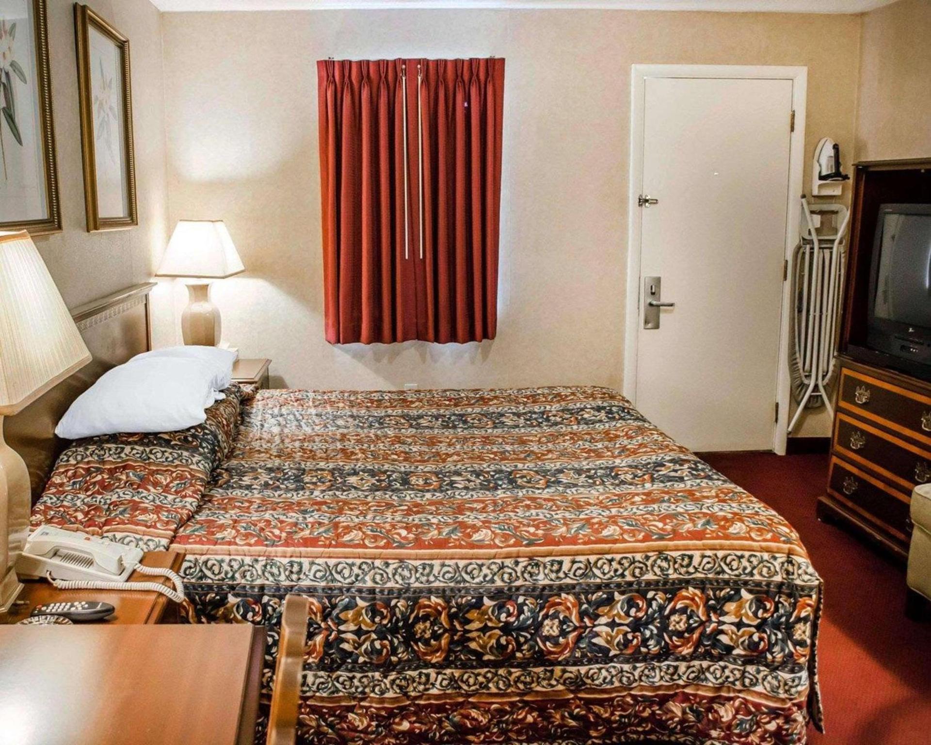 Rodeway Inn Dillsburg photo 18