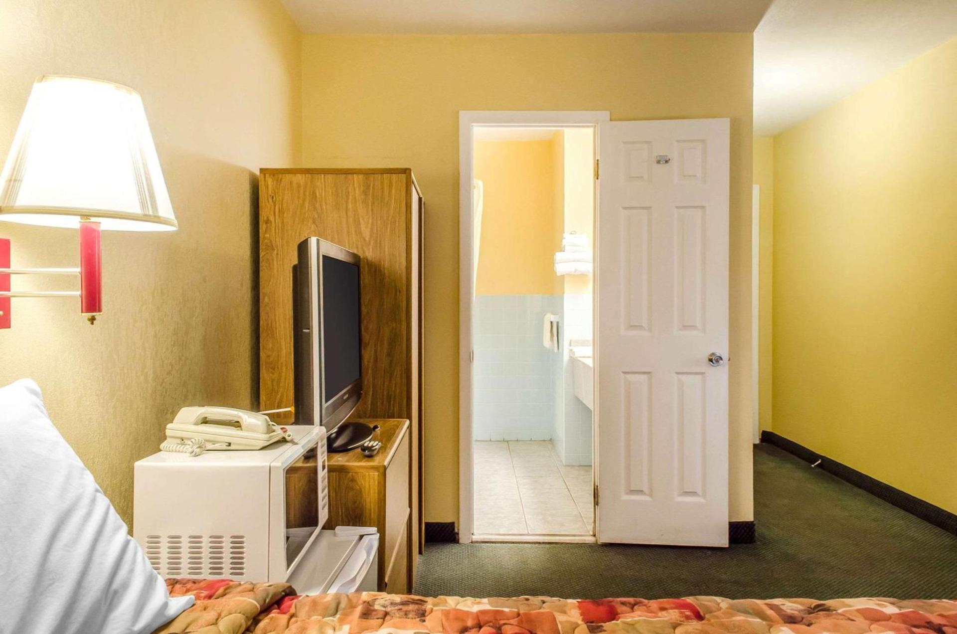 Relax Inn photo 4