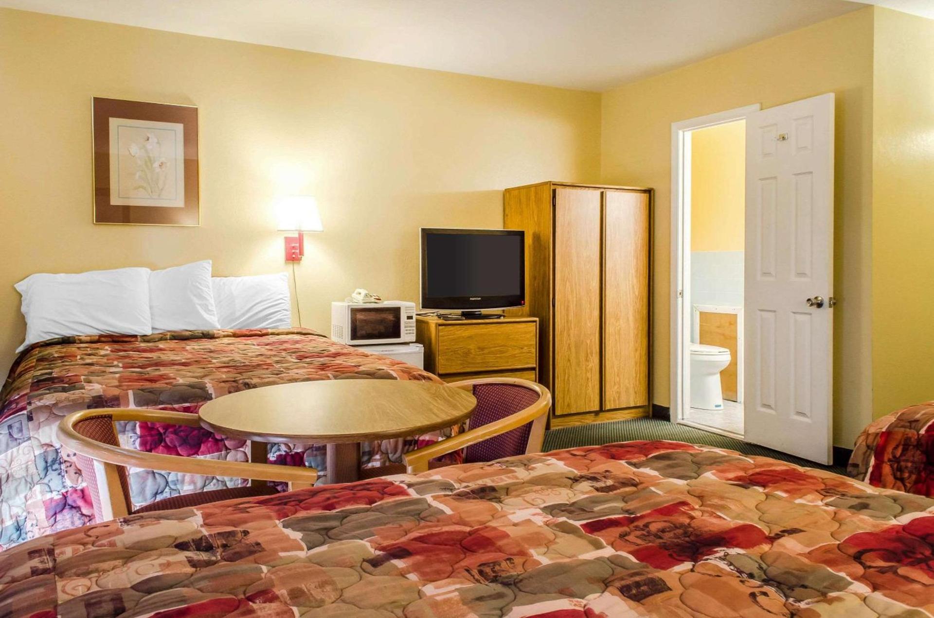 Relax Inn photo 2