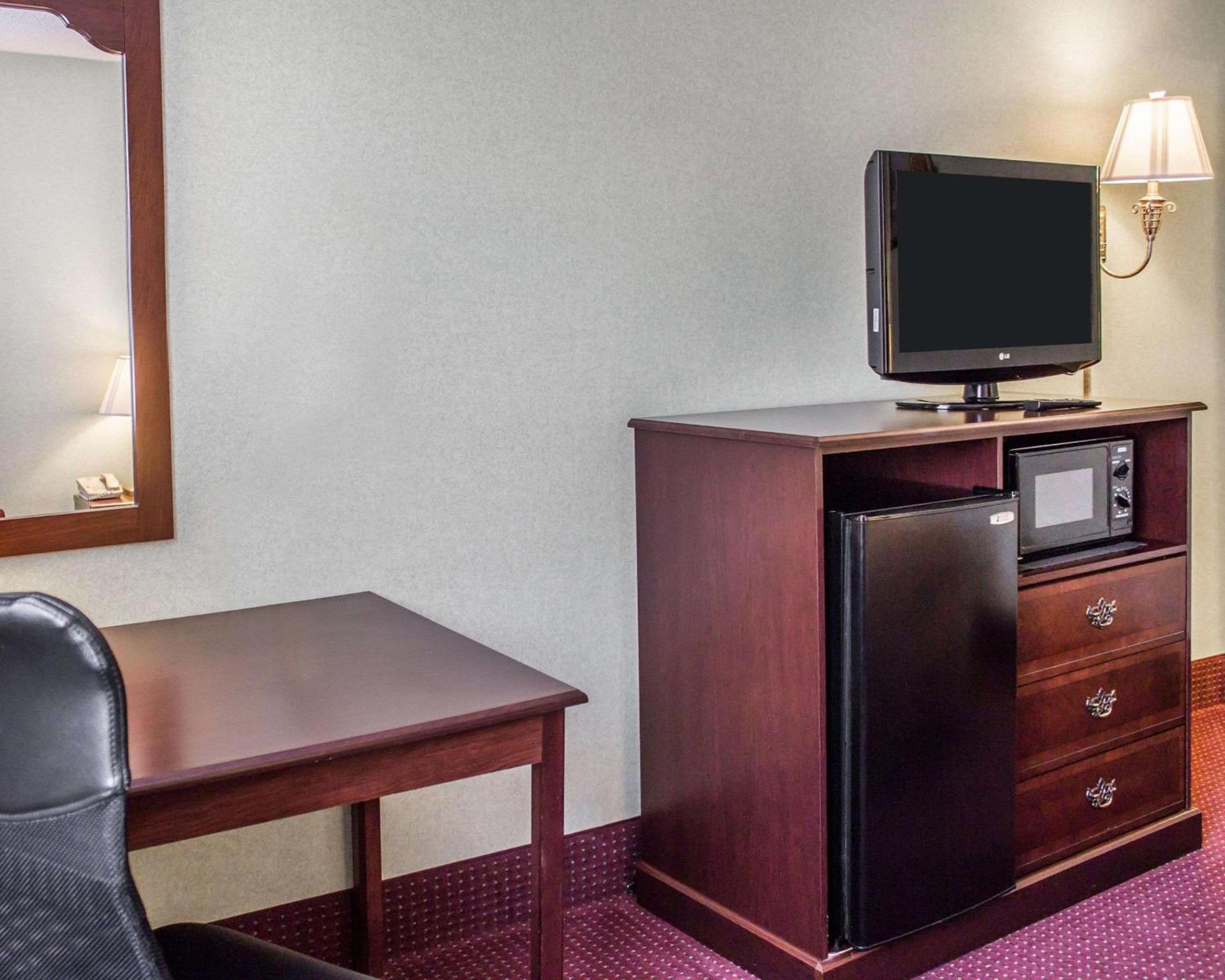 Quality Inn & Conference Center Franklin Downtown photo 38