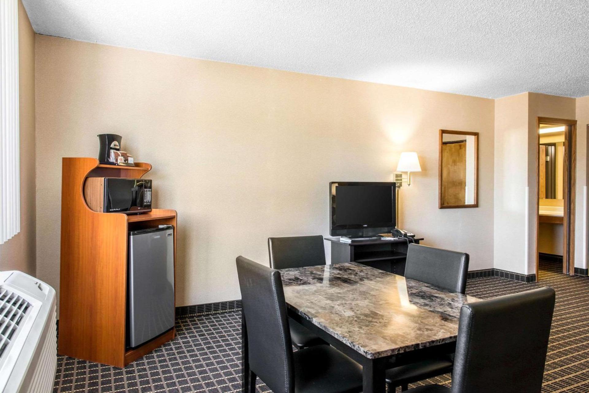 Quality Inn Meadville photo 7