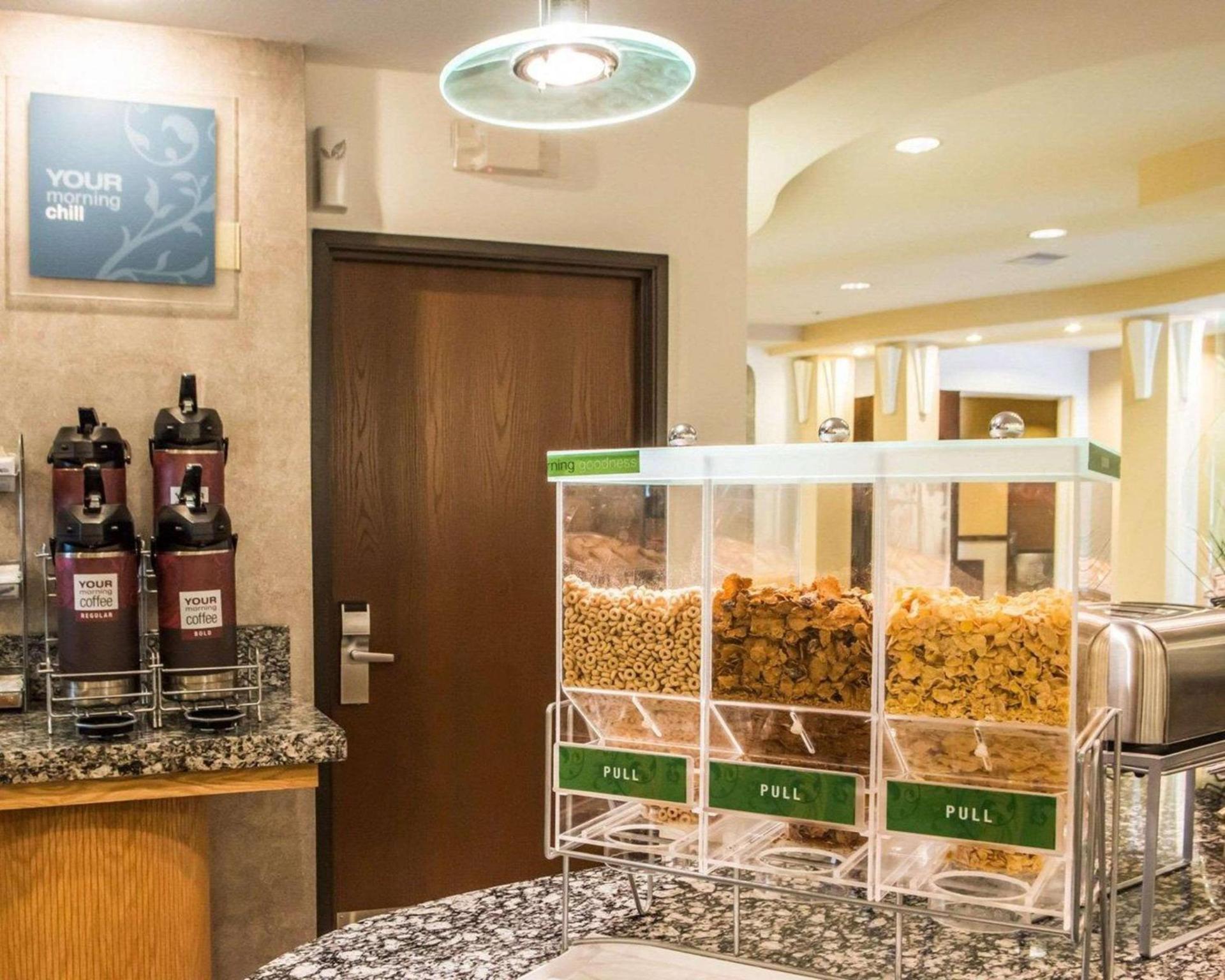 Comfort Suites Monroeville - Pittsburgh East photo 7