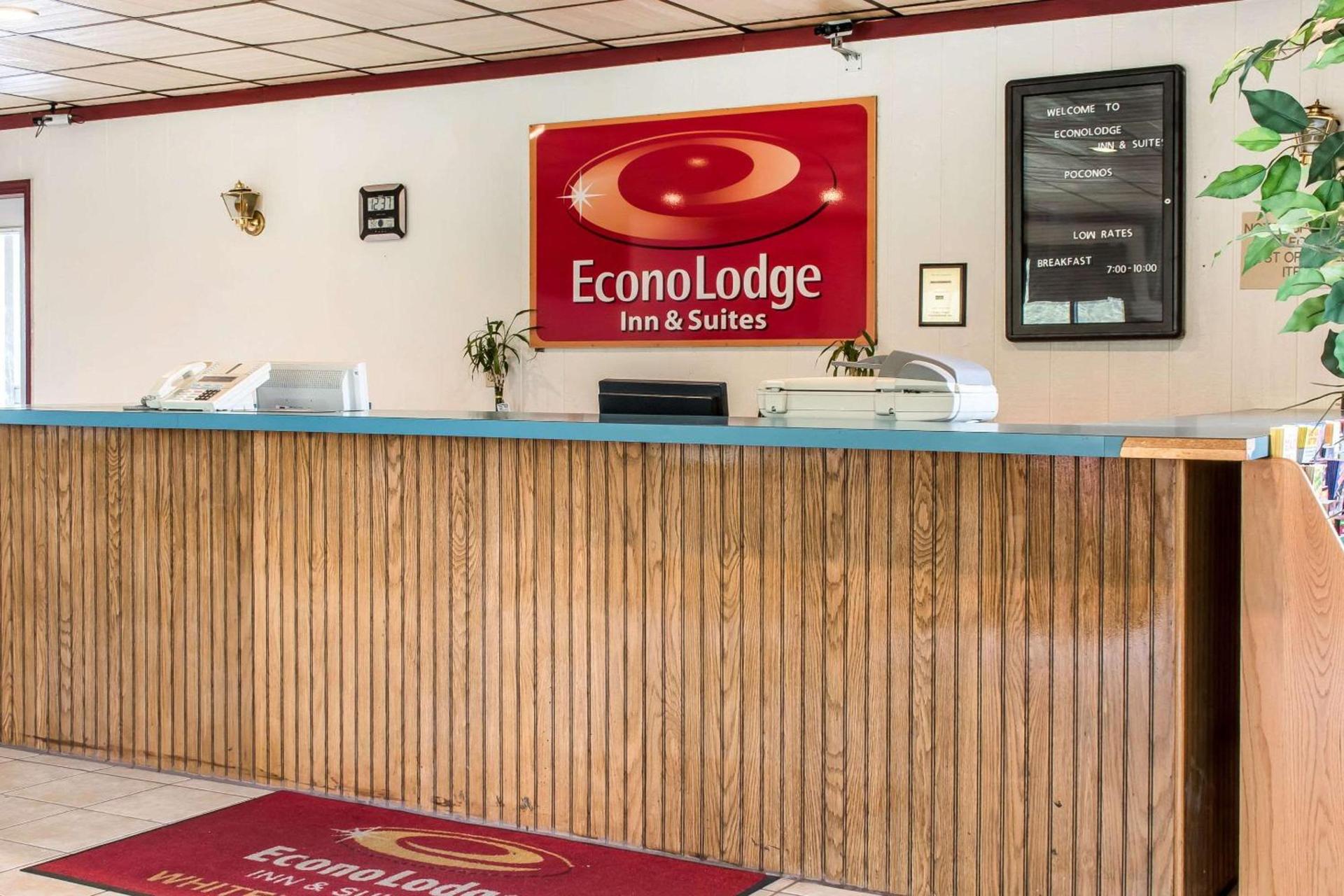 Econo Lodge Inn & Suites Lake Harmony - Pocono Mountains Area photo 4
